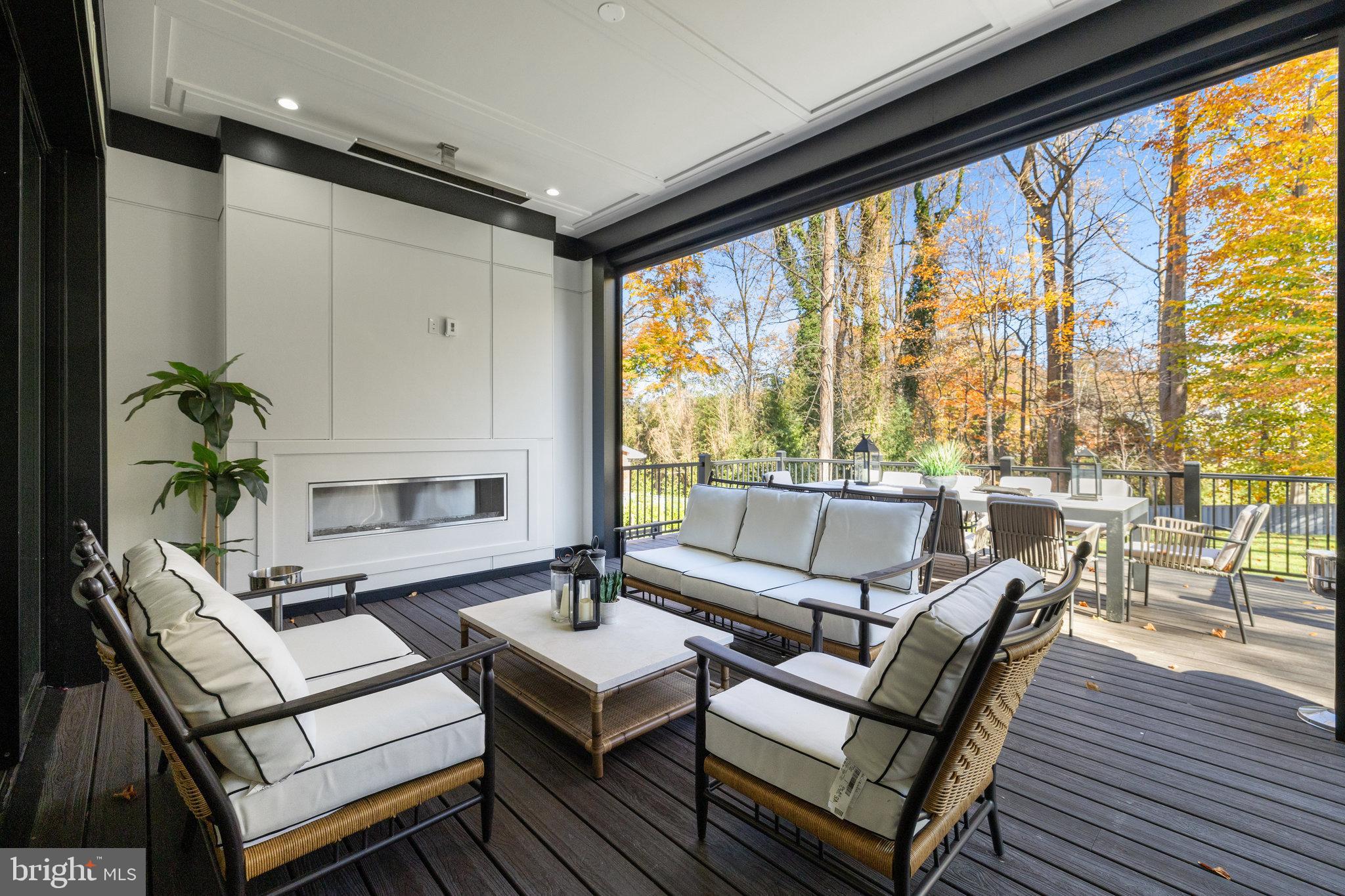 LANGLEY FOREST - Residential