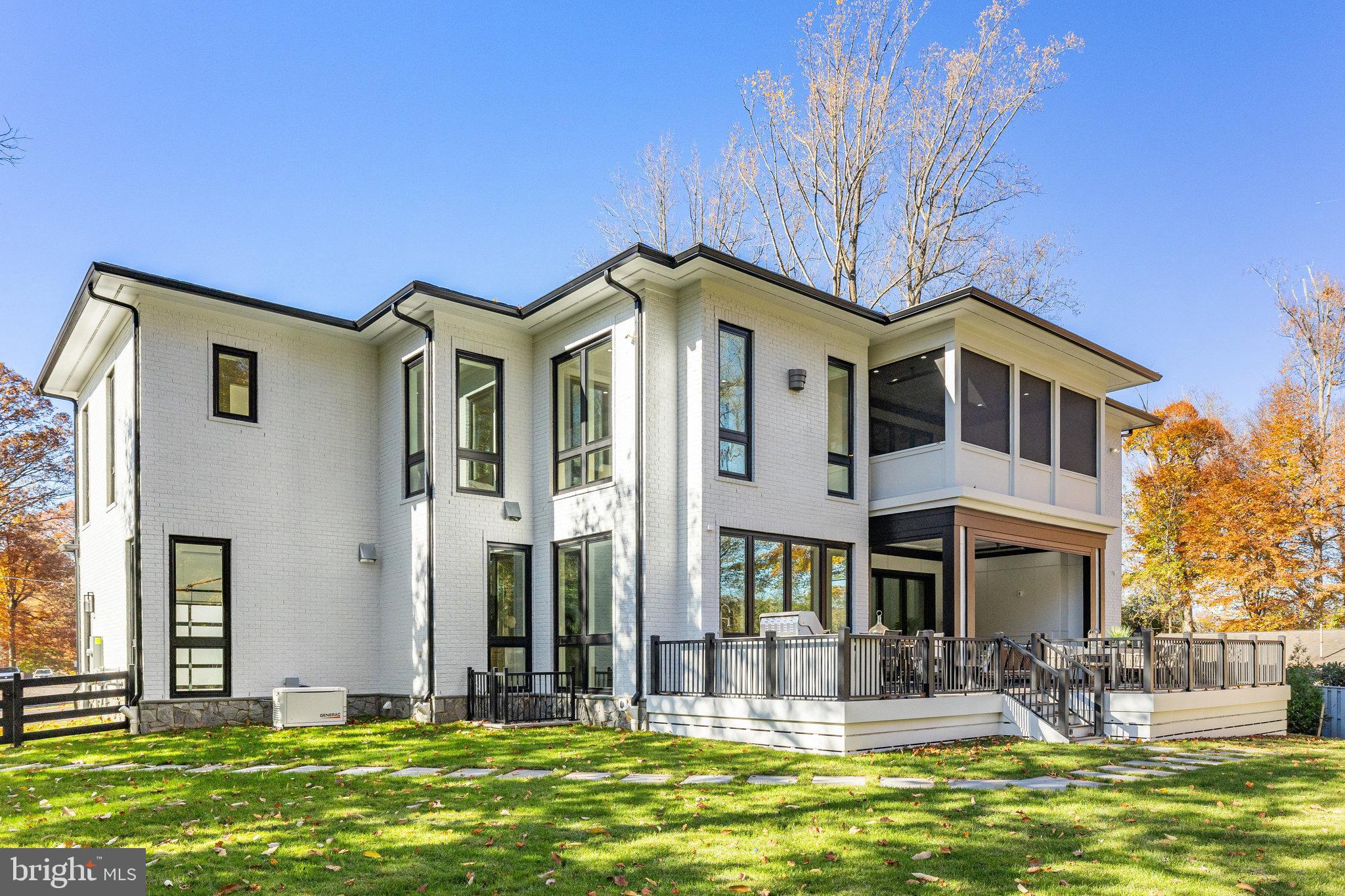 LANGLEY FOREST - Residential