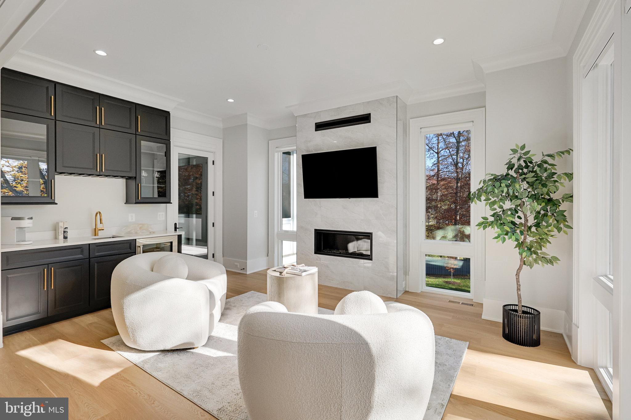 LANGLEY FOREST - Residential