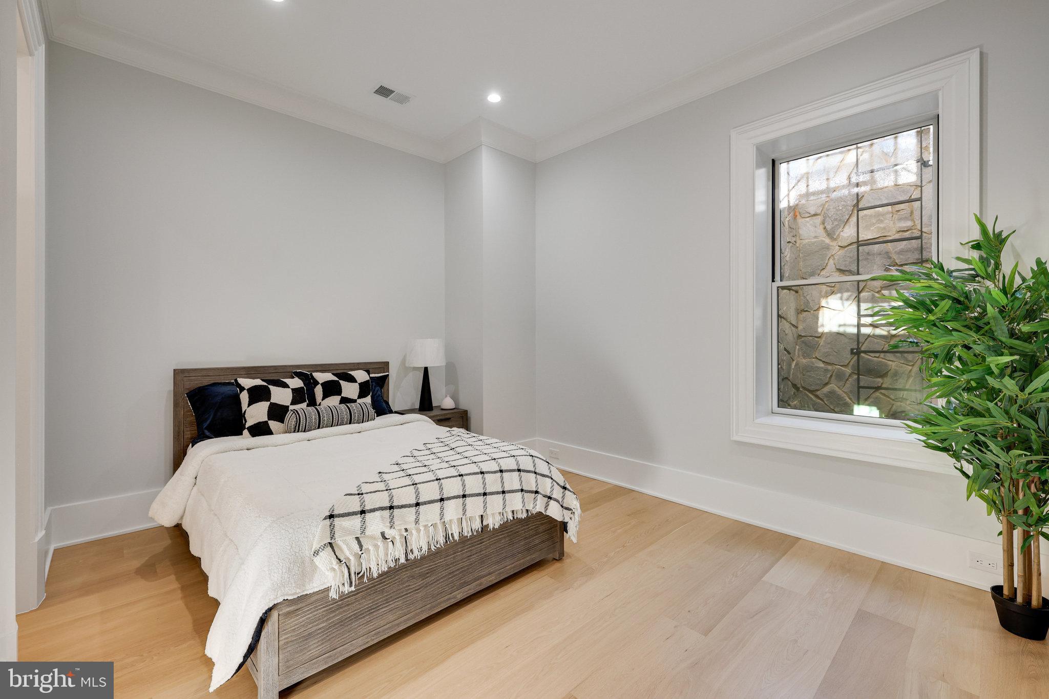 LANGLEY FOREST - Residential
