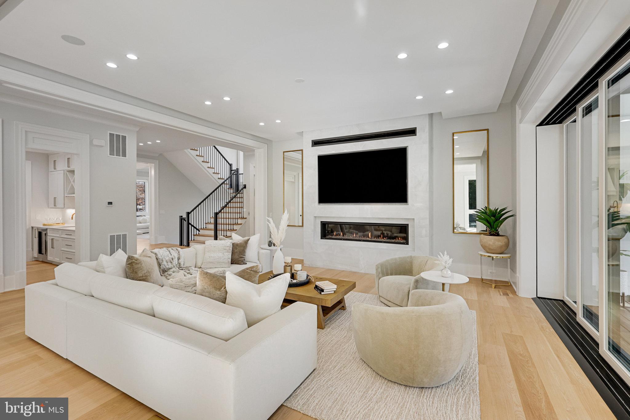 LANGLEY FOREST - Residential