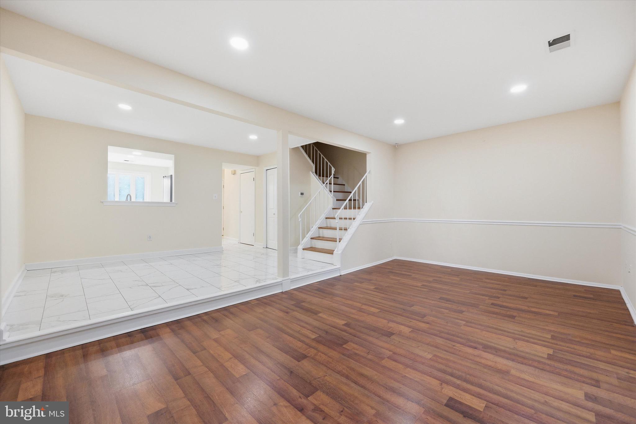 GLADE TOWN - Residential