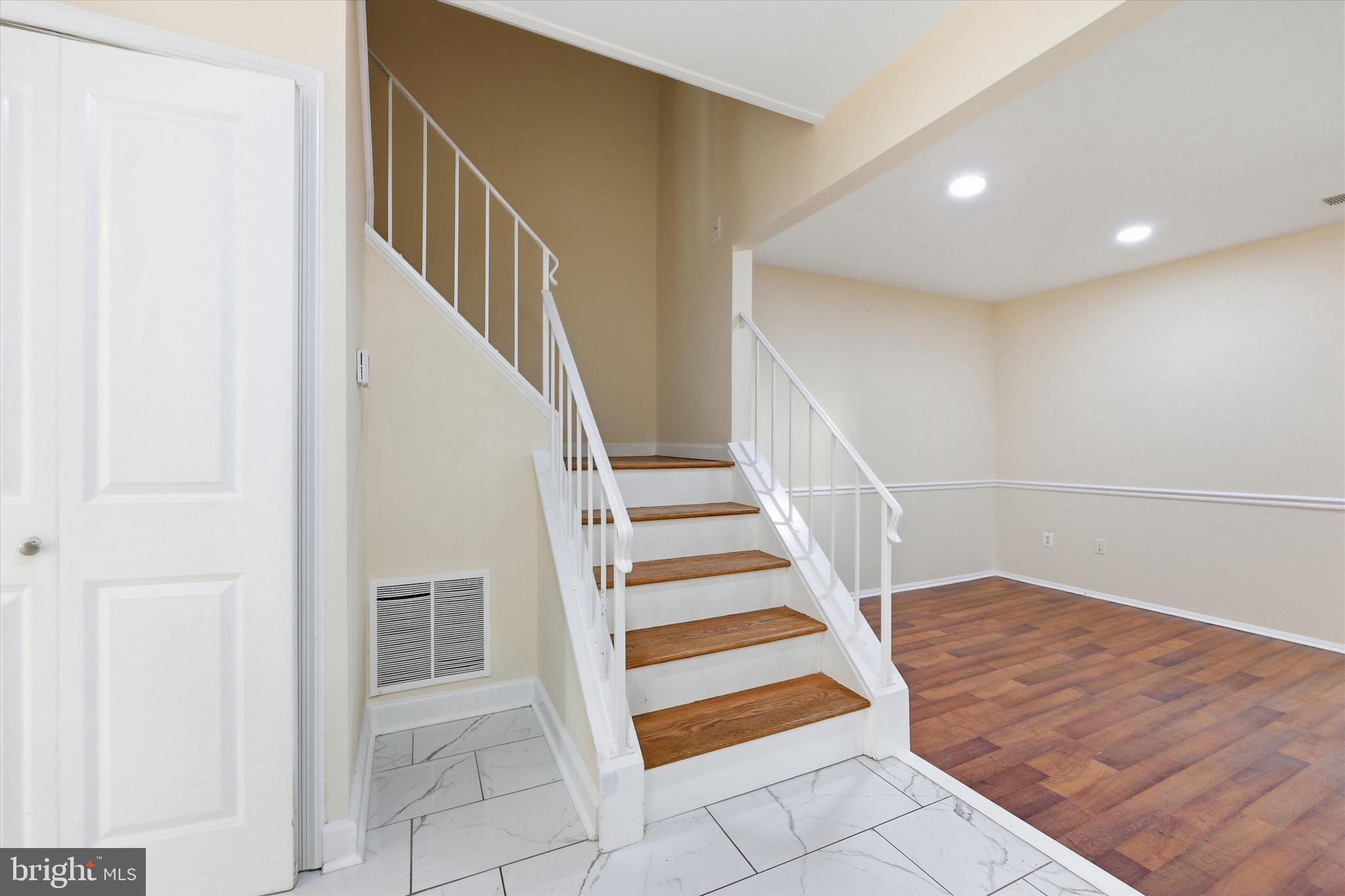 GLADE TOWN - Residential