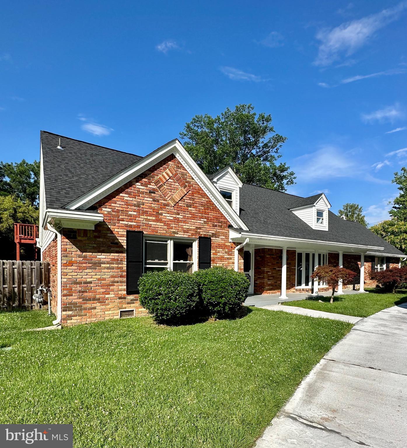 TANTALLON ON THE POTOMAC - Residential Lease
