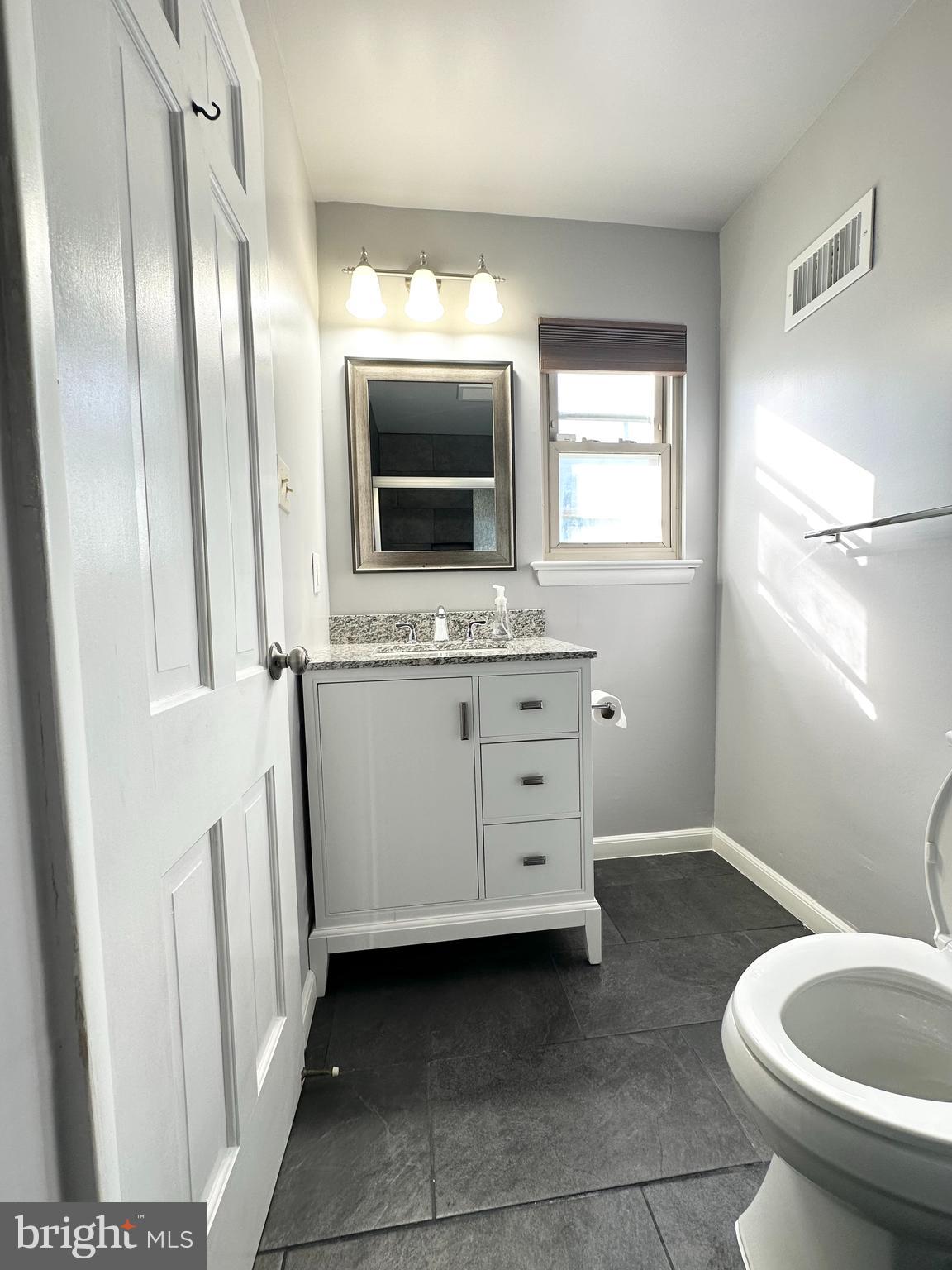 TANTALLON ON THE POTOMAC - Residential Lease