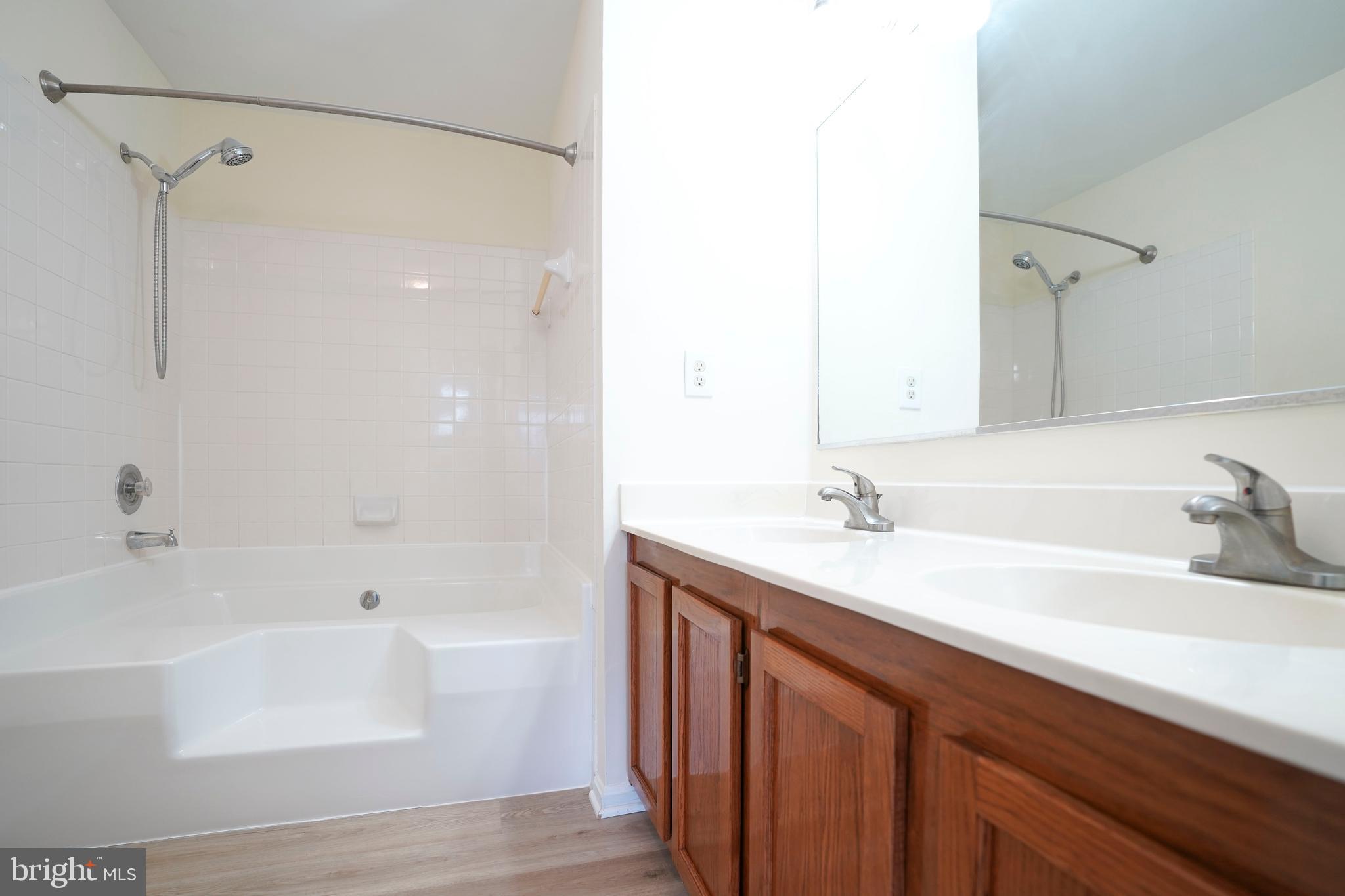 COMPTON VALLEY ESTATES - Residential