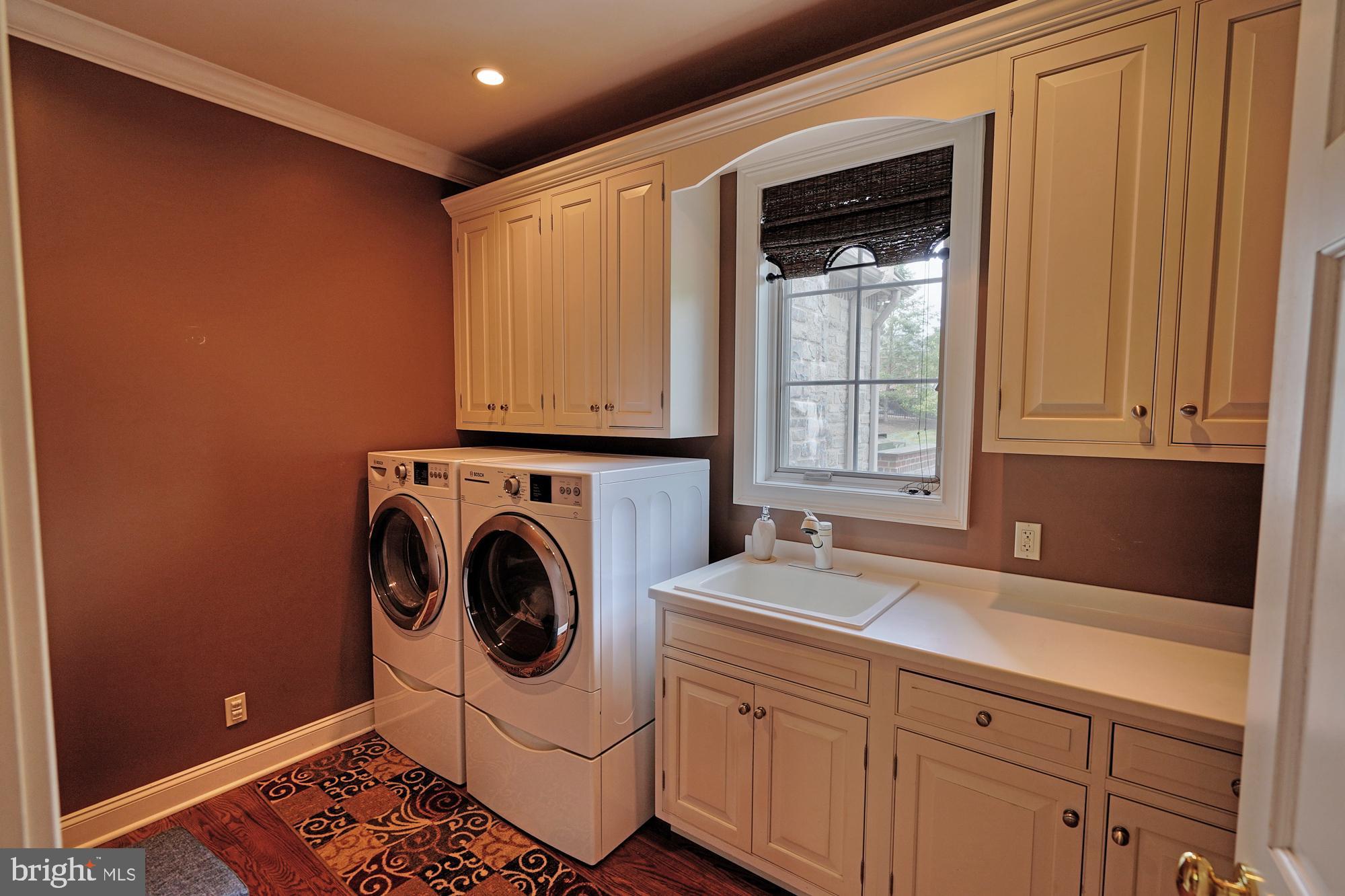 WESTBURY PARK - Residential