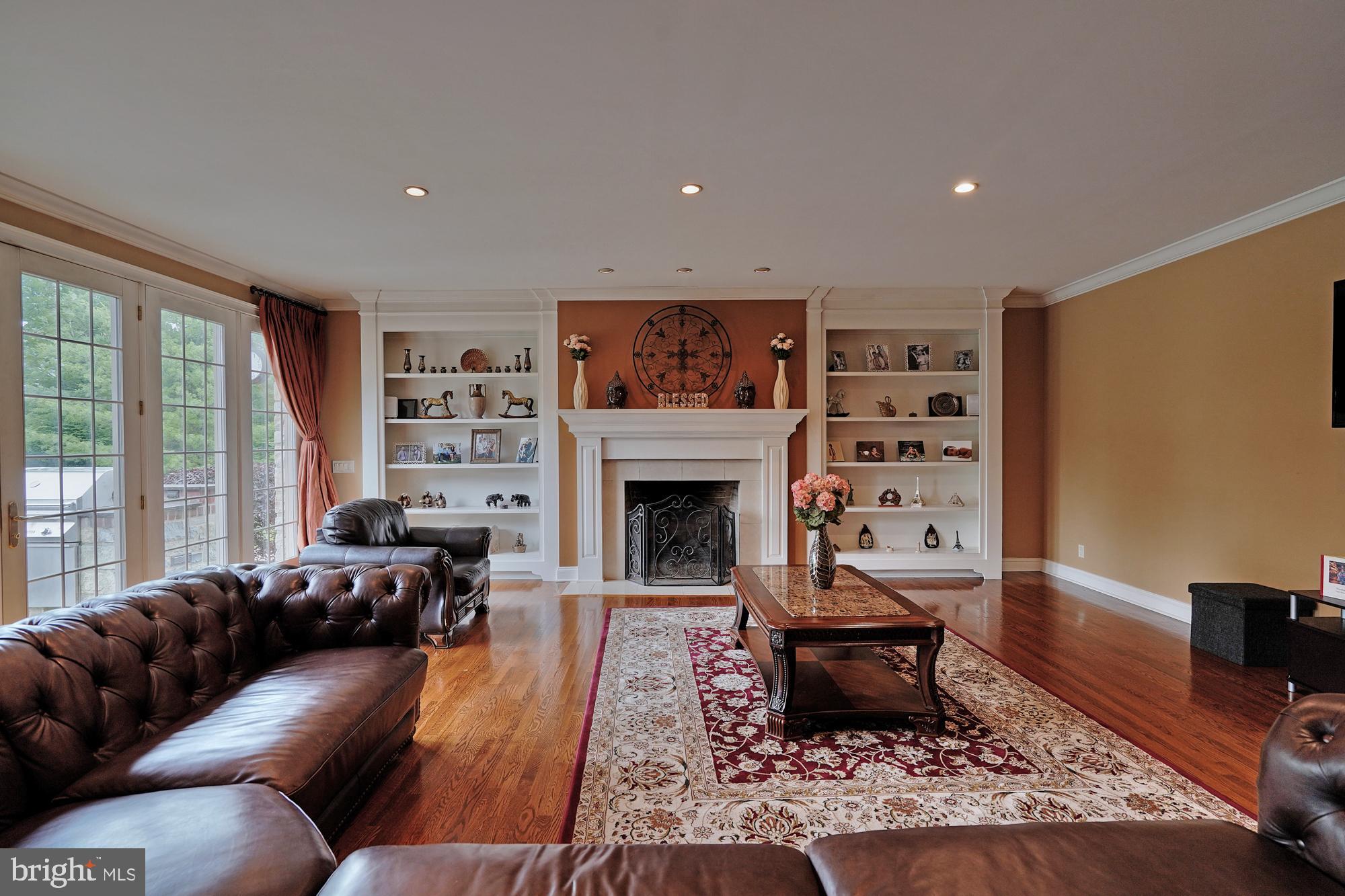 WESTBURY PARK - Residential