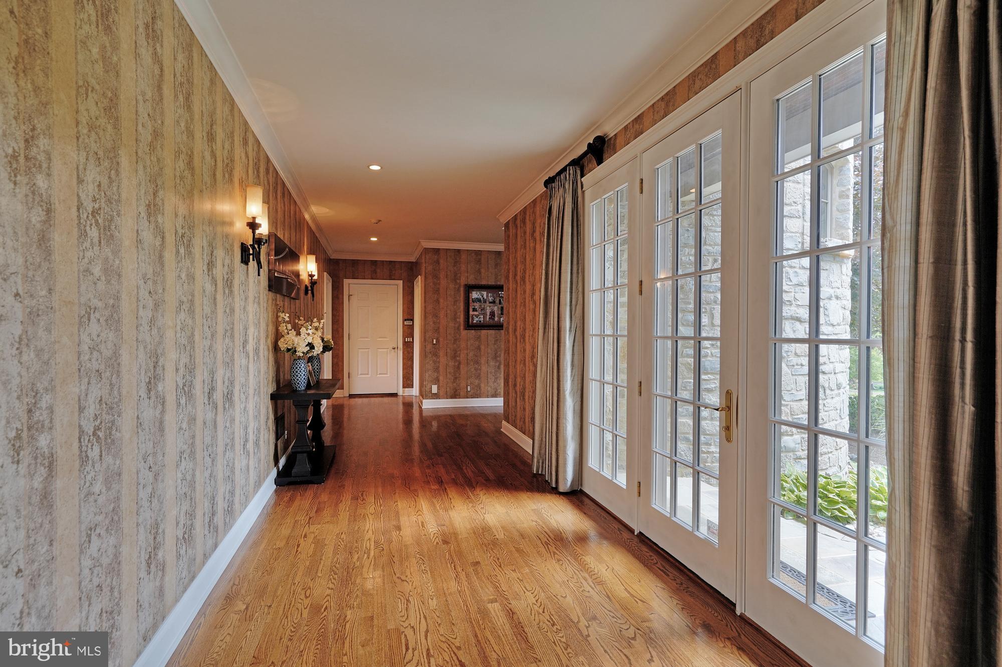 WESTBURY PARK - Residential