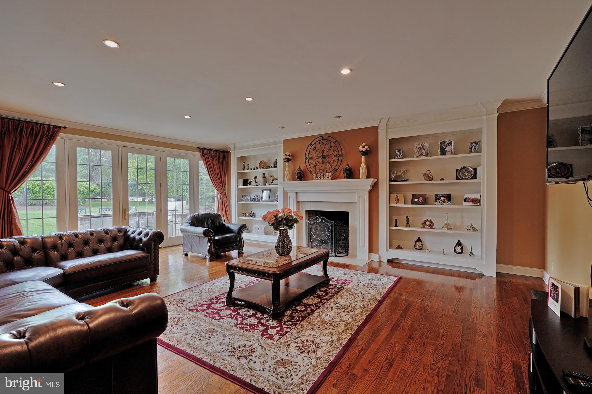 WESTBURY PARK - Residential
