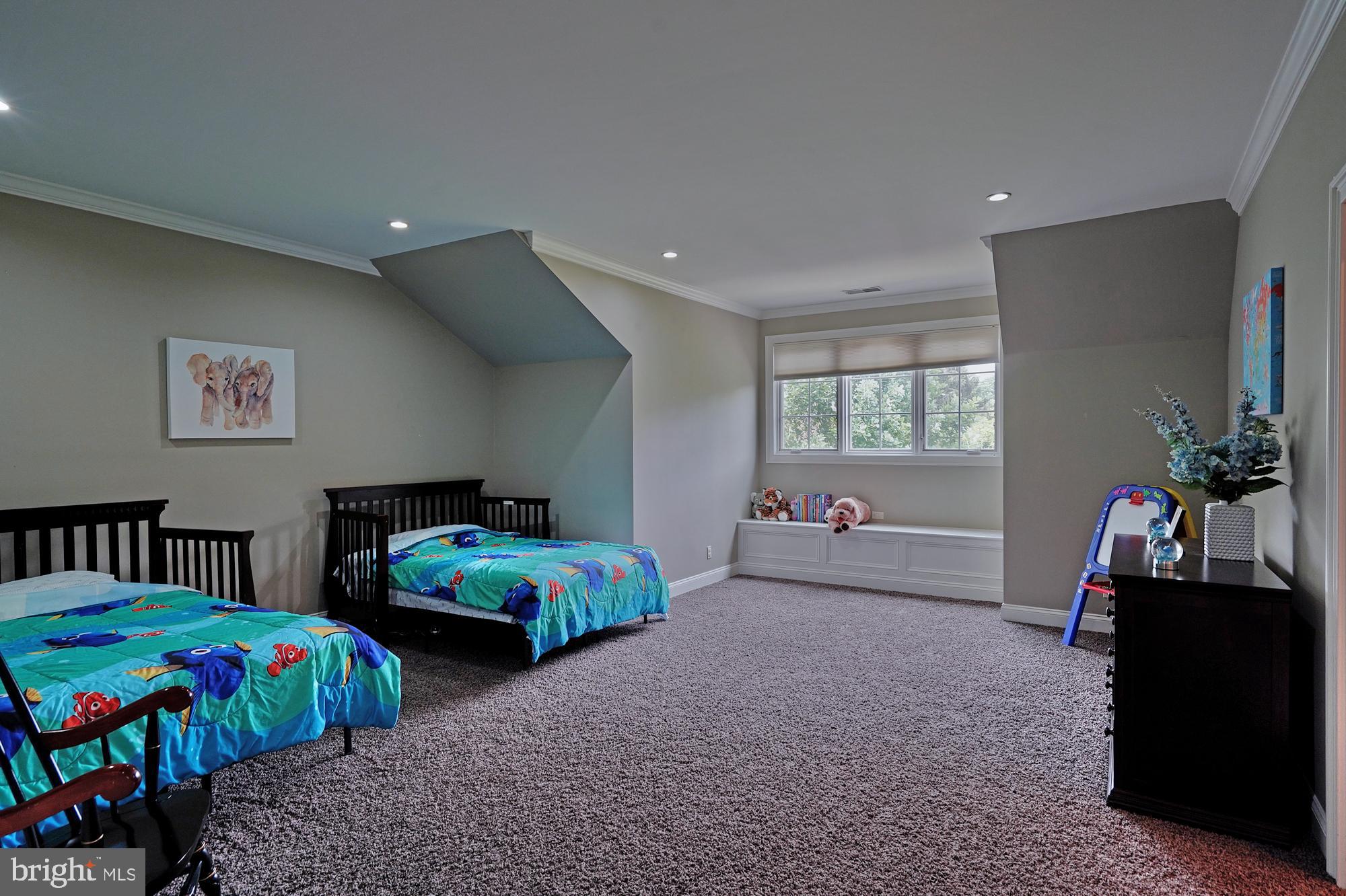 WESTBURY PARK - Residential