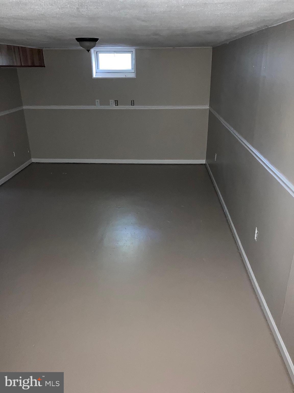 ROLLINSWOOD SOUTH - Residential Lease