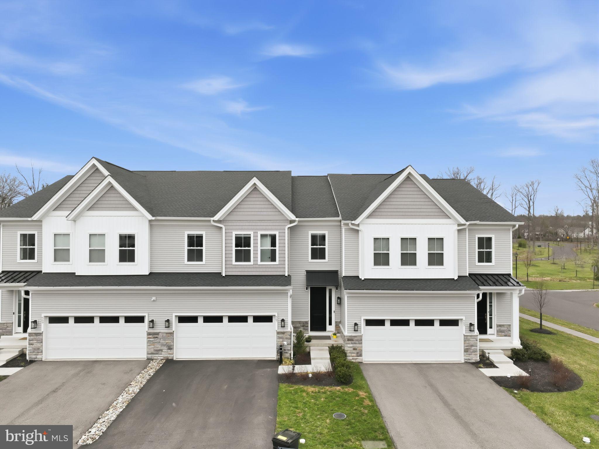 CREEKSIDE AT BLUE BELL - Residential
