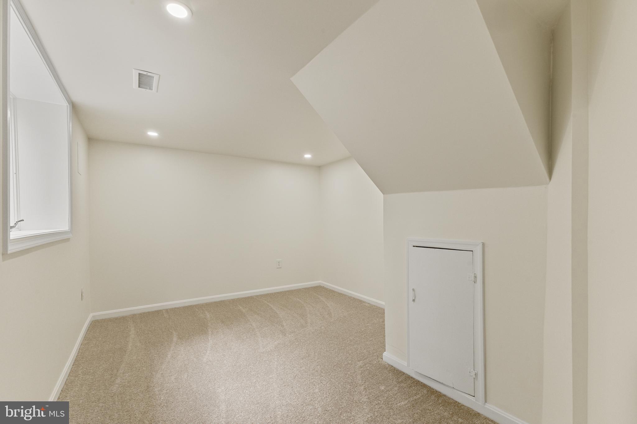 VIRGINIA HILLS - Residential