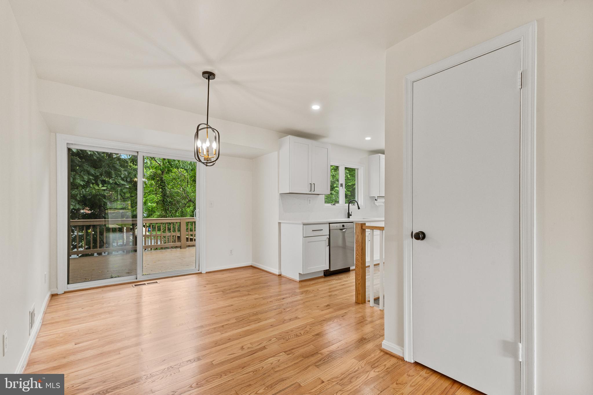 VIRGINIA HILLS - Residential