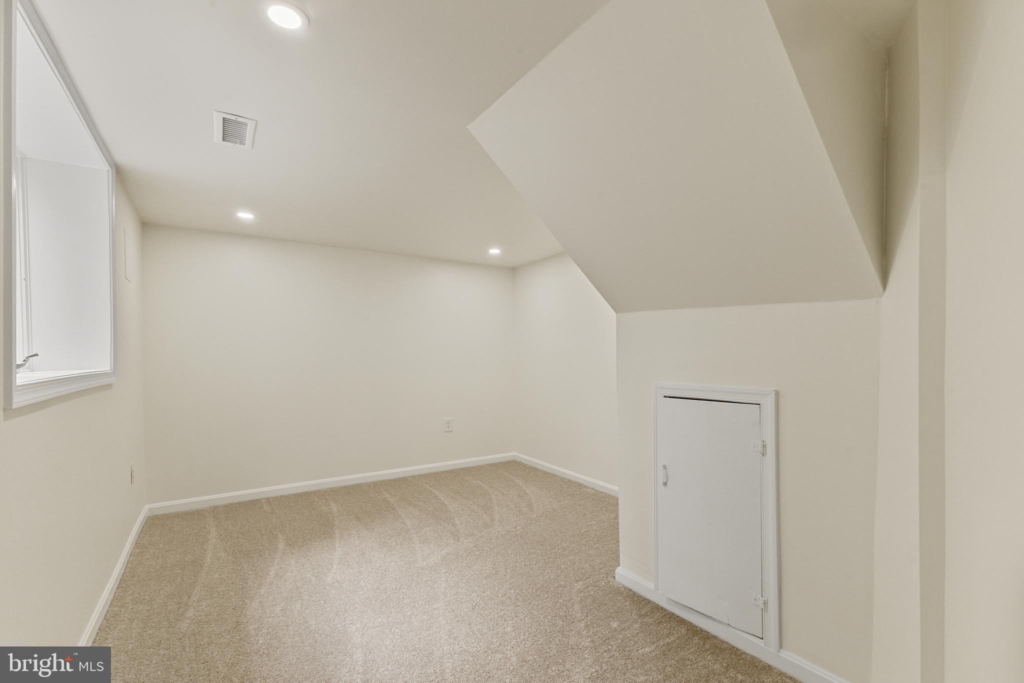 VIRGINIA HILLS - Residential