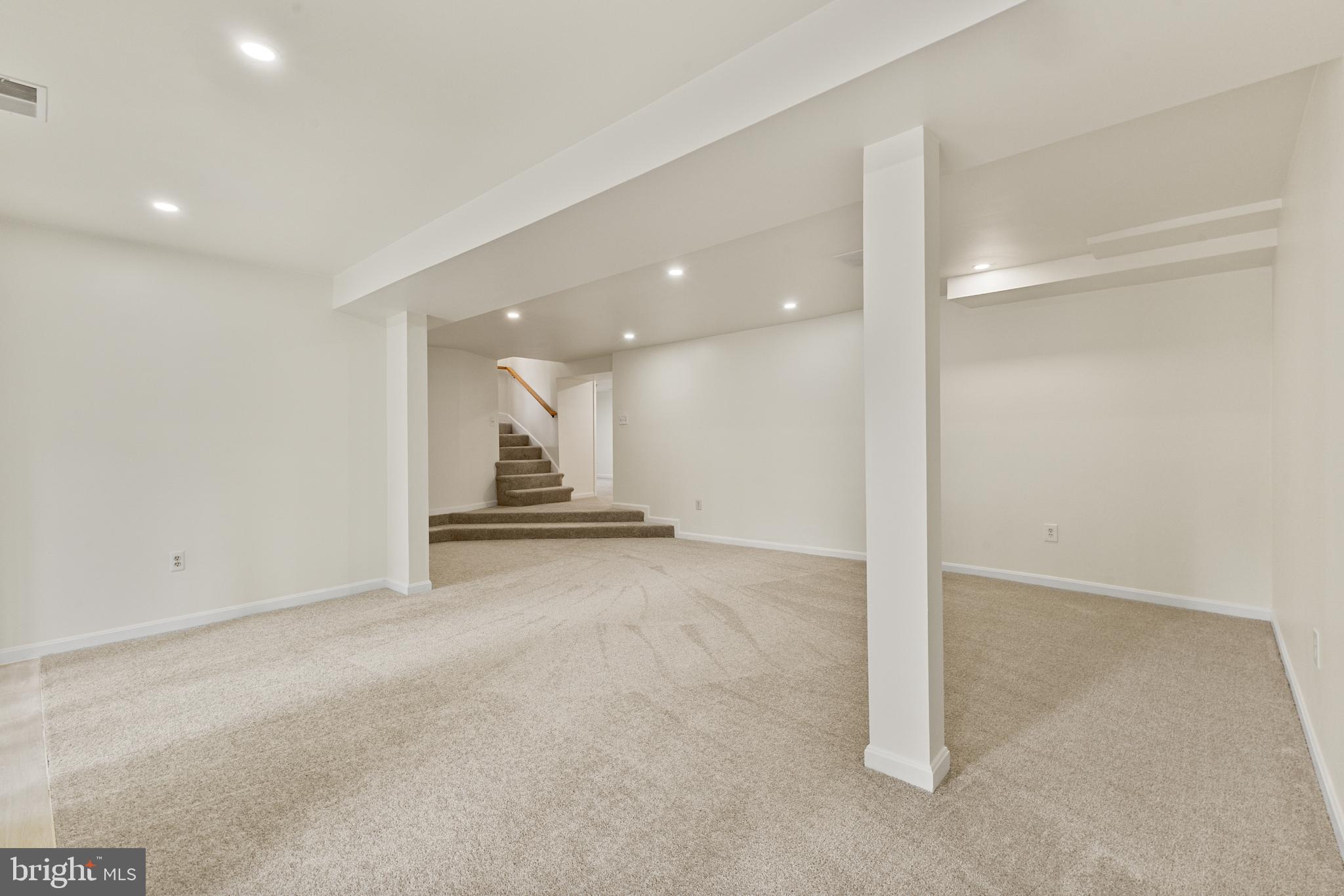 VIRGINIA HILLS - Residential