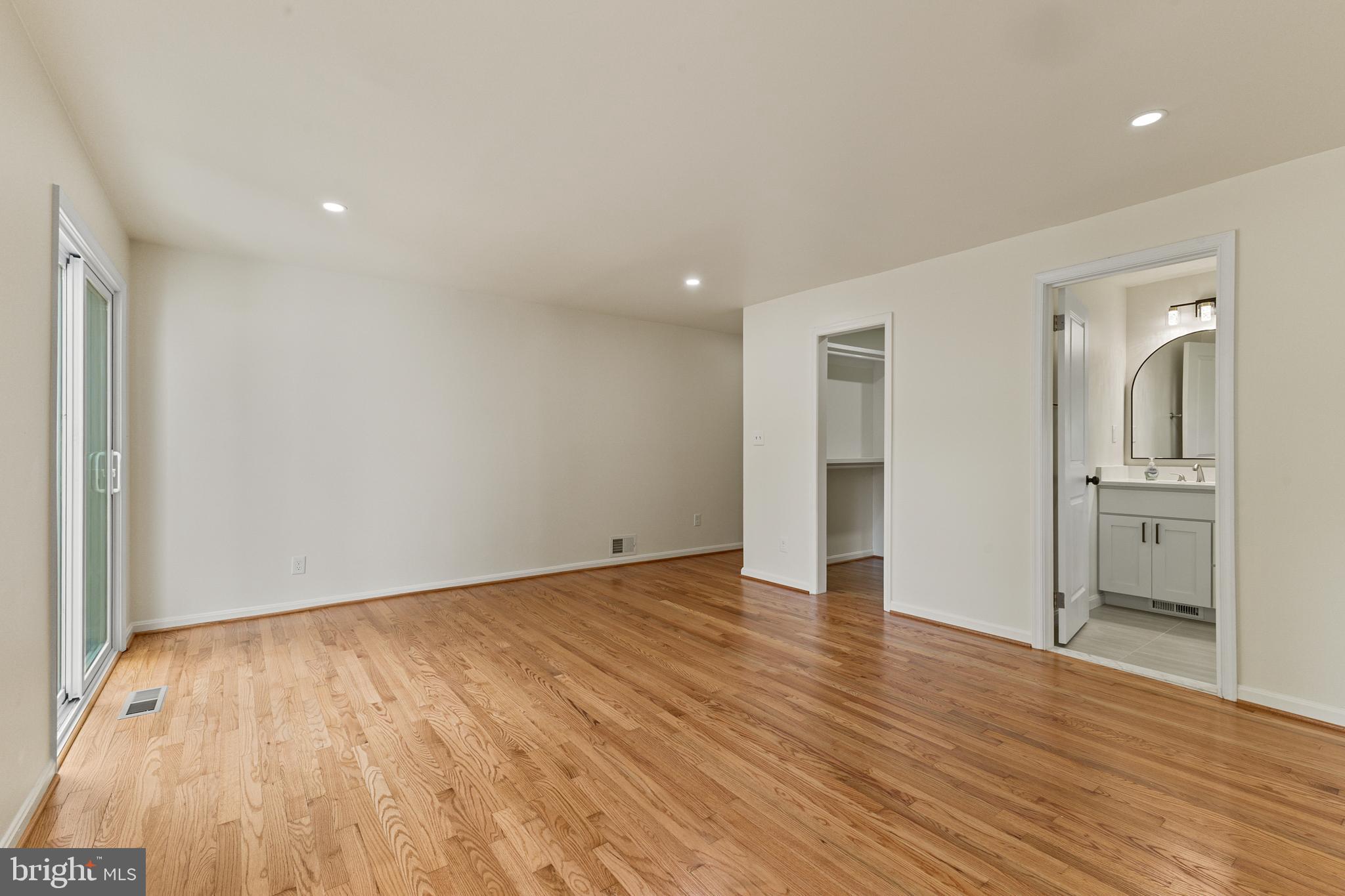 VIRGINIA HILLS - Residential