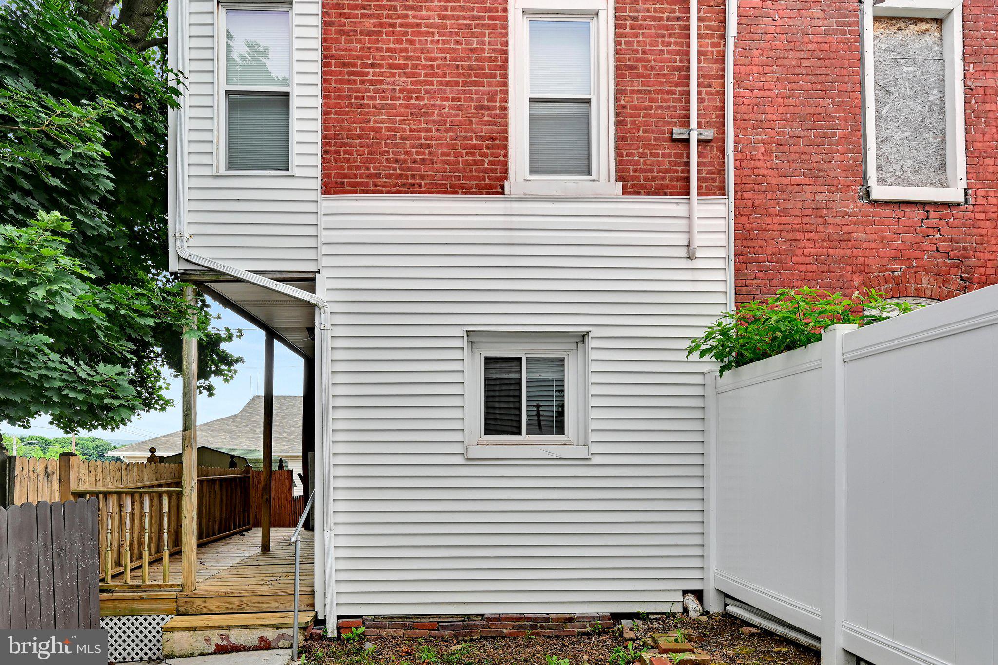 POTTSVILLE - Residential