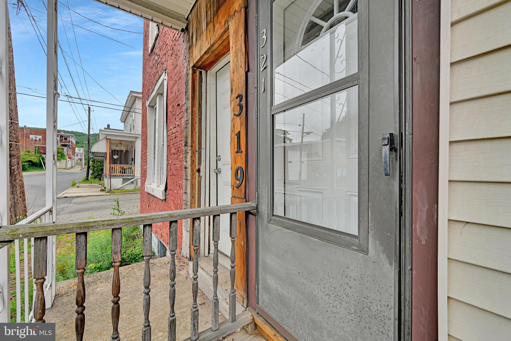 POTTSVILLE - Residential