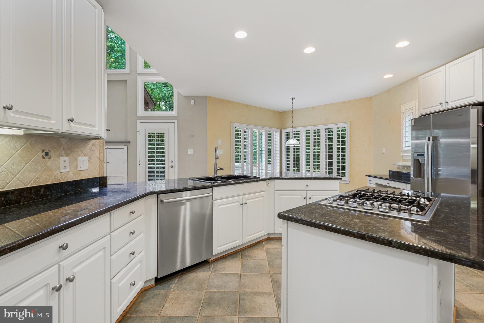 RESTON - Residential