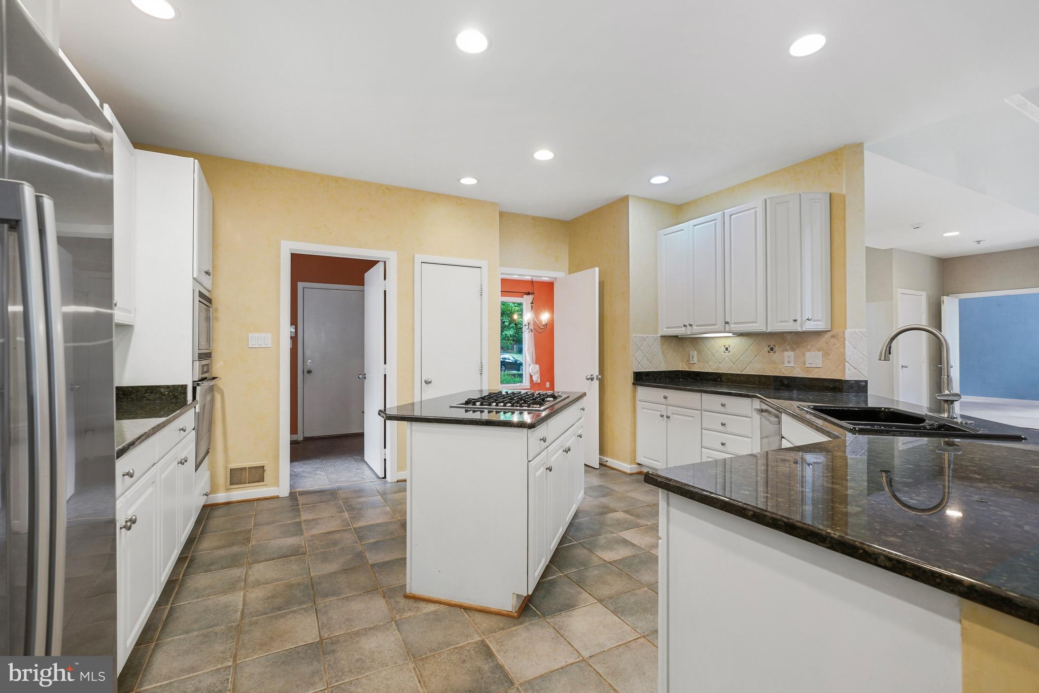 RESTON - Residential