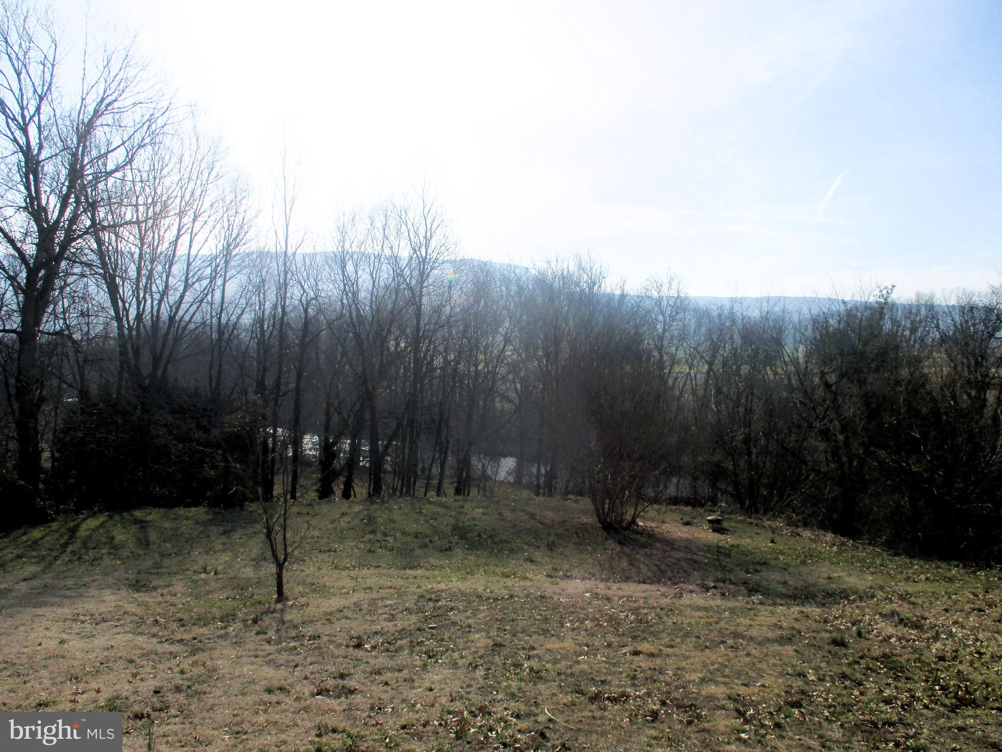 MONTVUE - Land