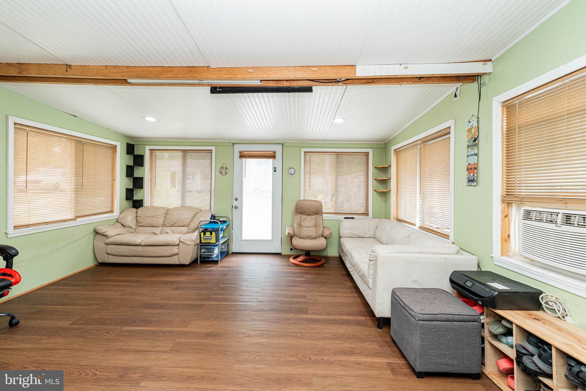 CAROLINE PINES - Residential