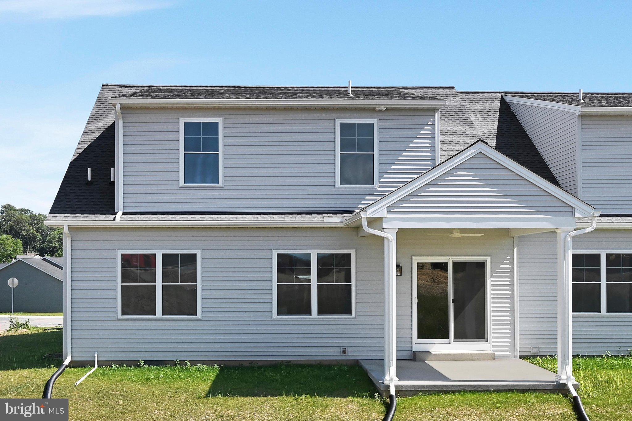 STONEYBROOK OF ELIZABETHTOWN - Residential