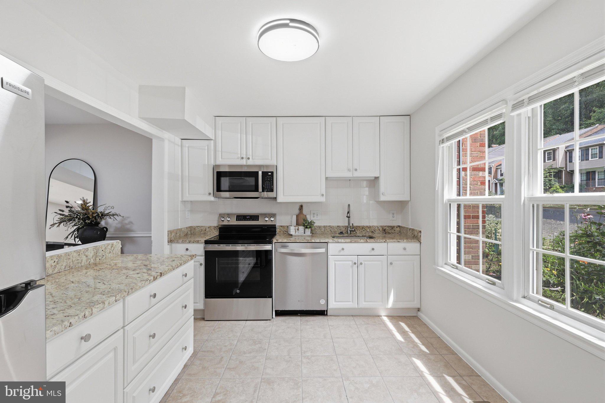 DANBURY FOREST - Residential
