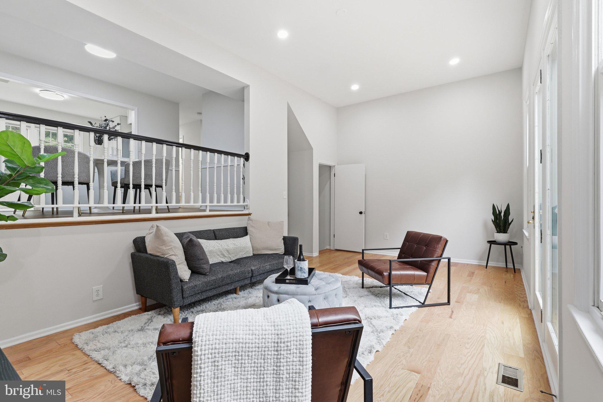 DANBURY FOREST - Residential