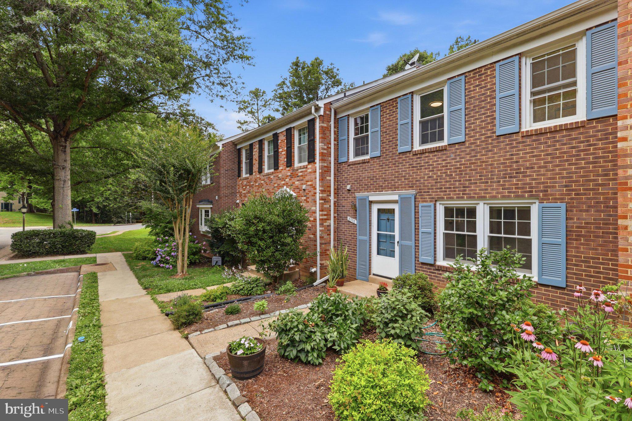 DANBURY FOREST - Residential