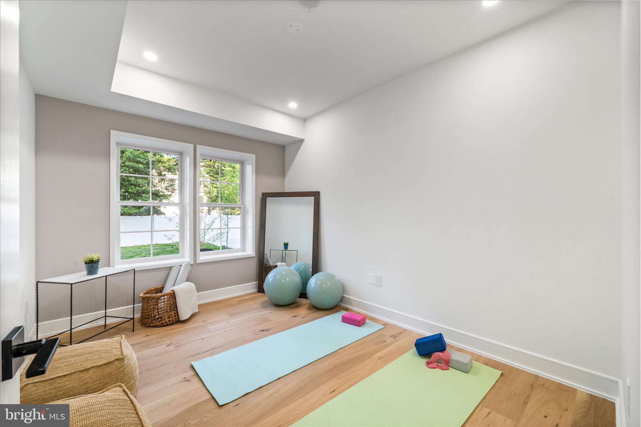 VIENNA WOODS - Residential