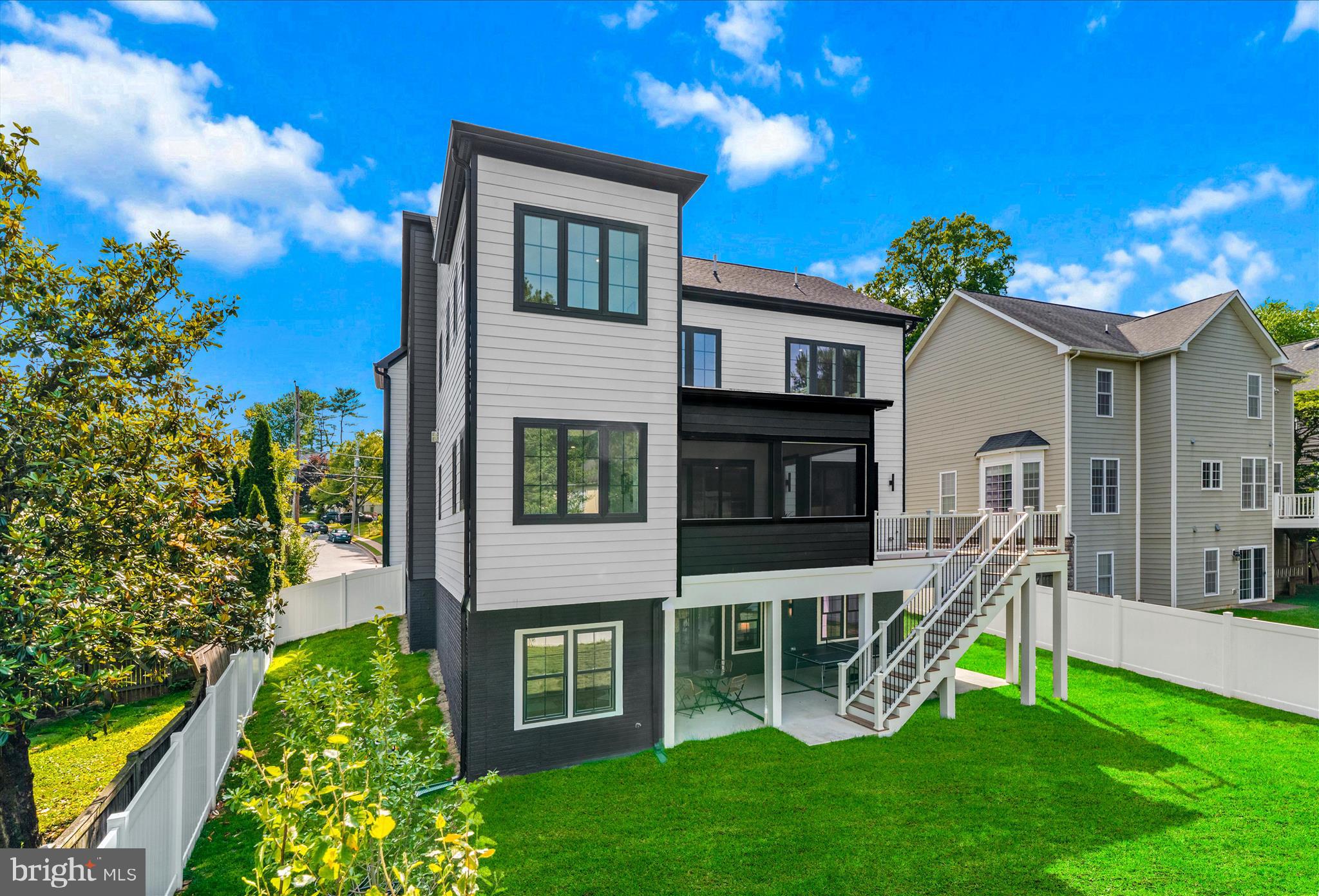VIENNA WOODS - Residential