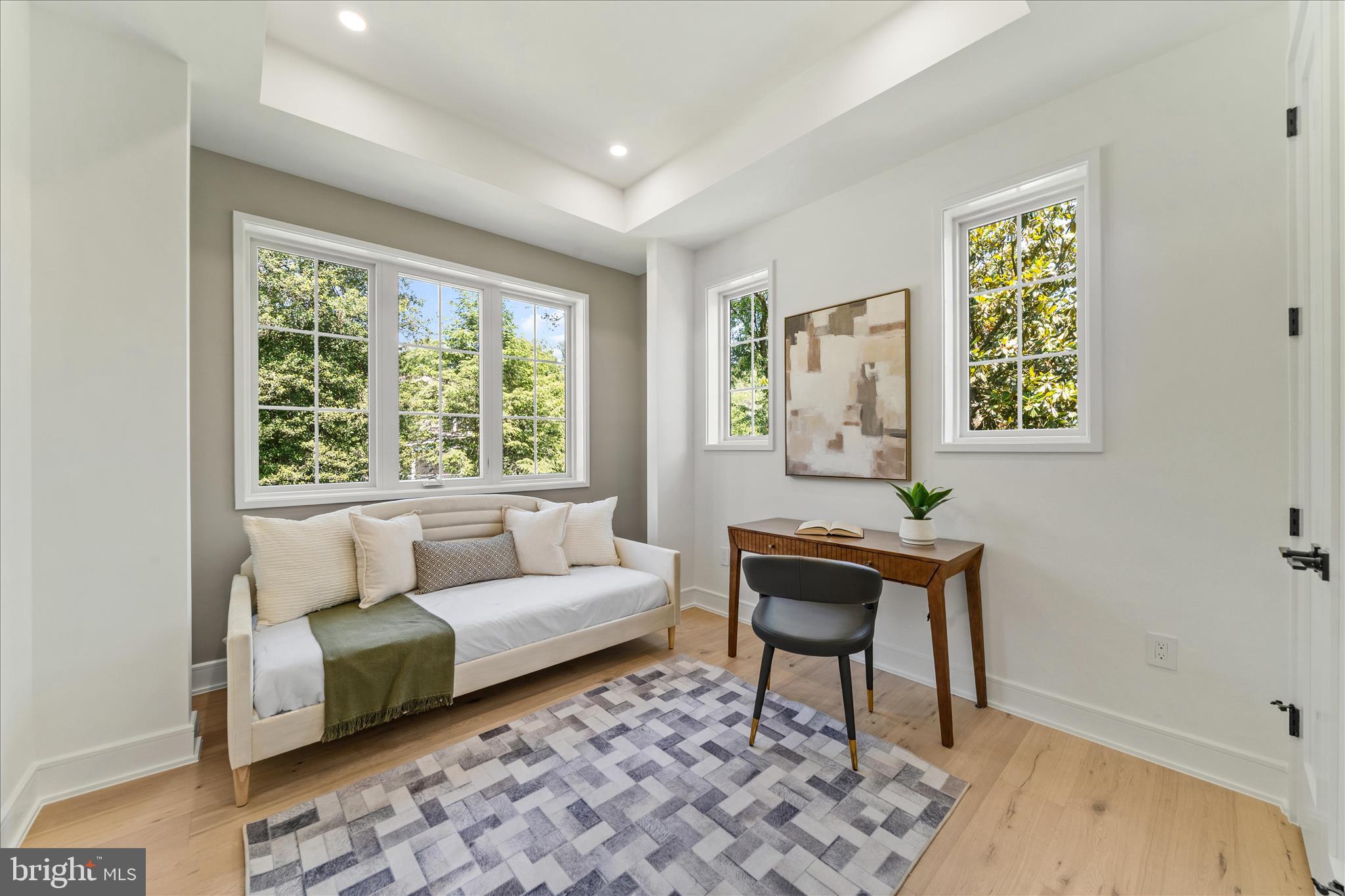 VIENNA WOODS - Residential