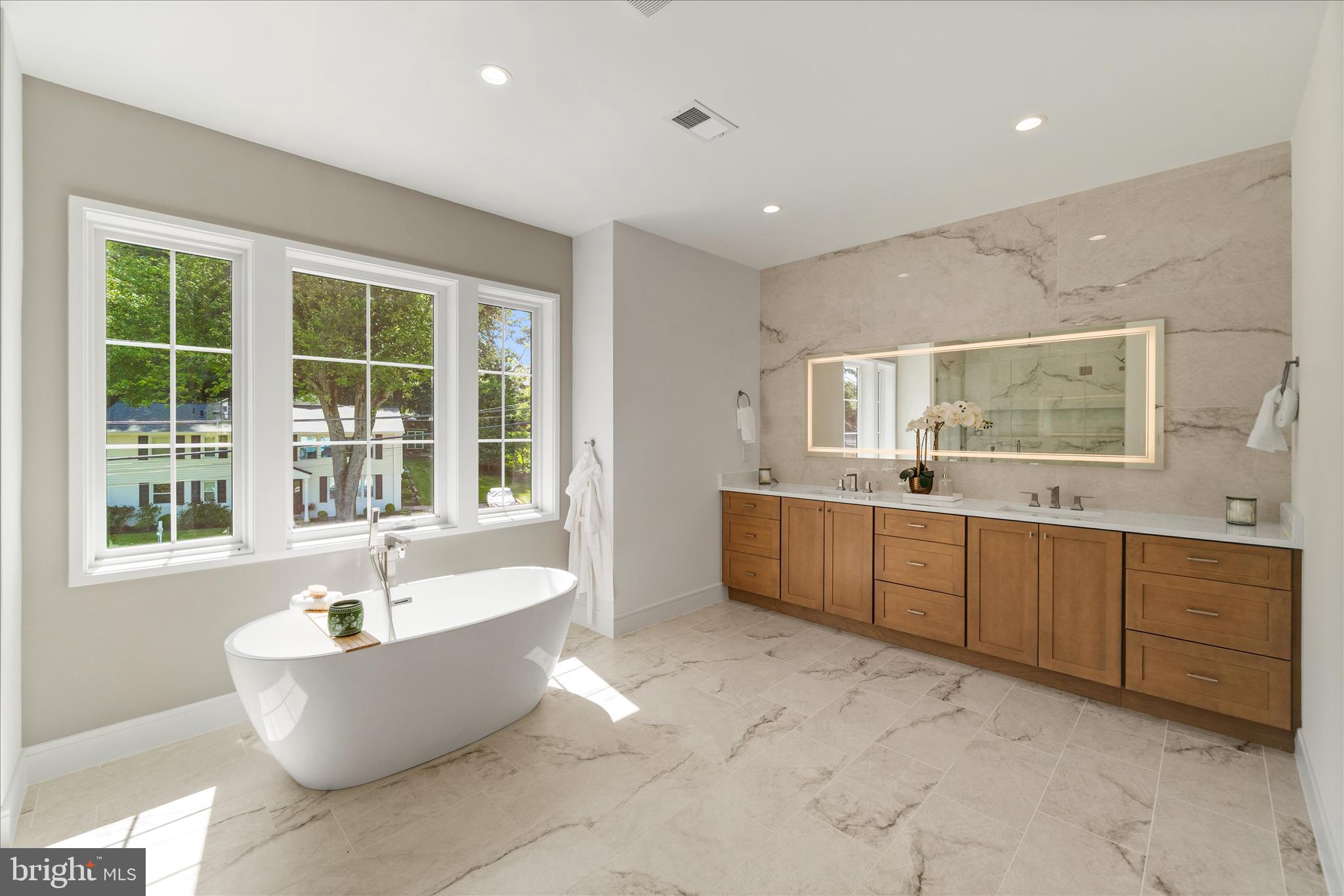 VIENNA WOODS - Residential