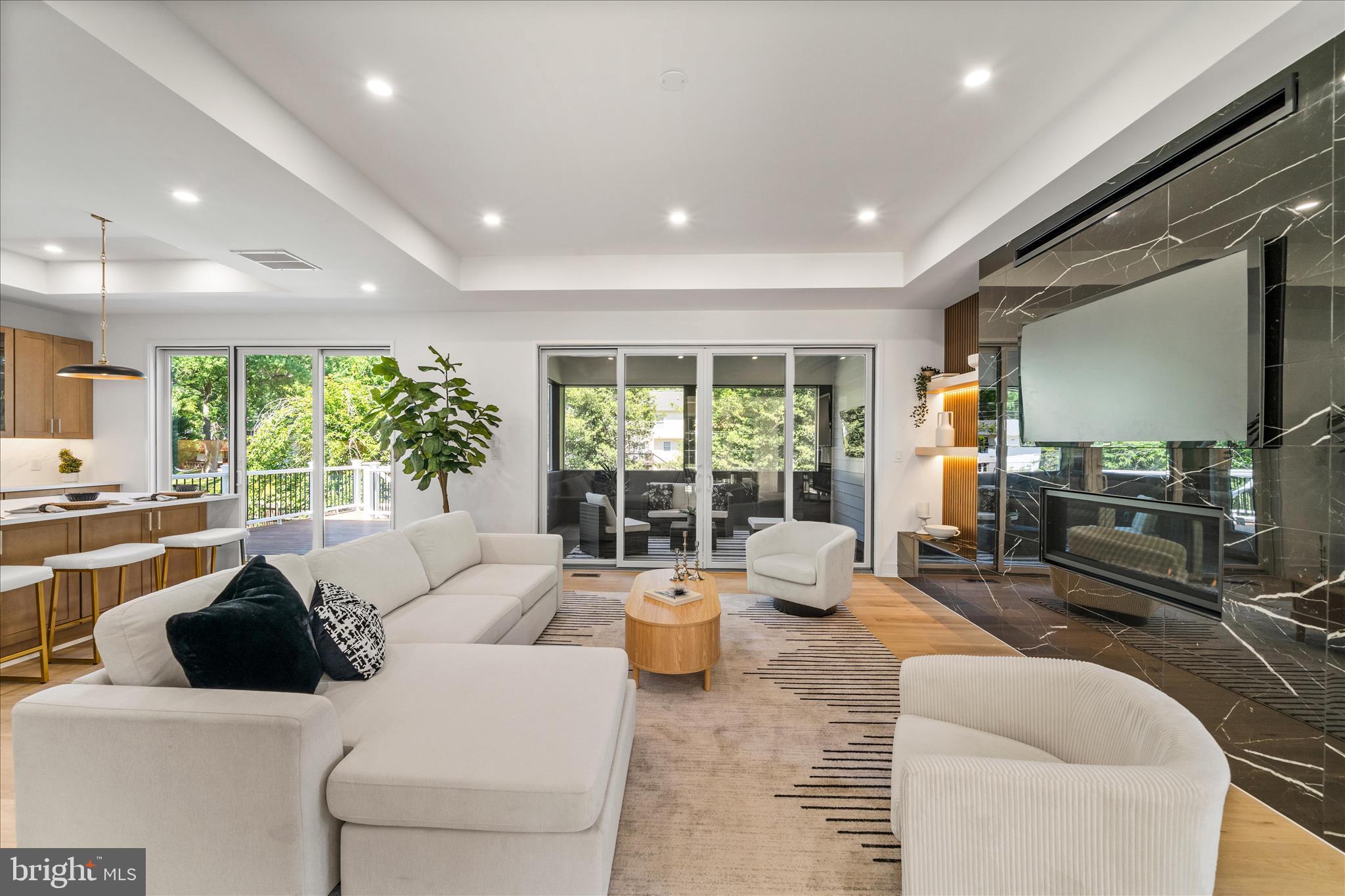 VIENNA WOODS - Residential