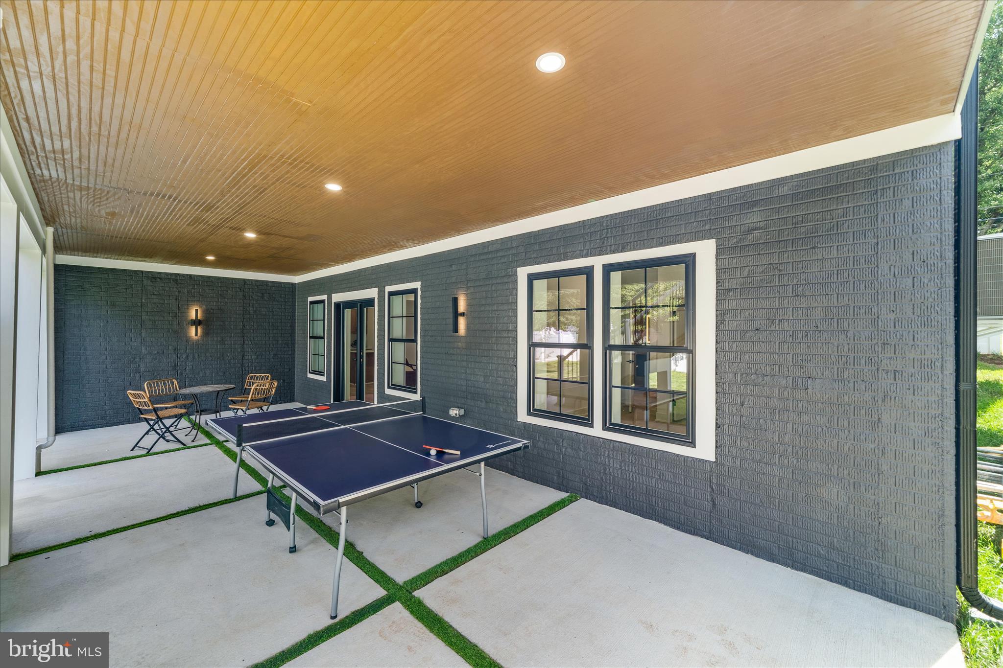 VIENNA WOODS - Residential