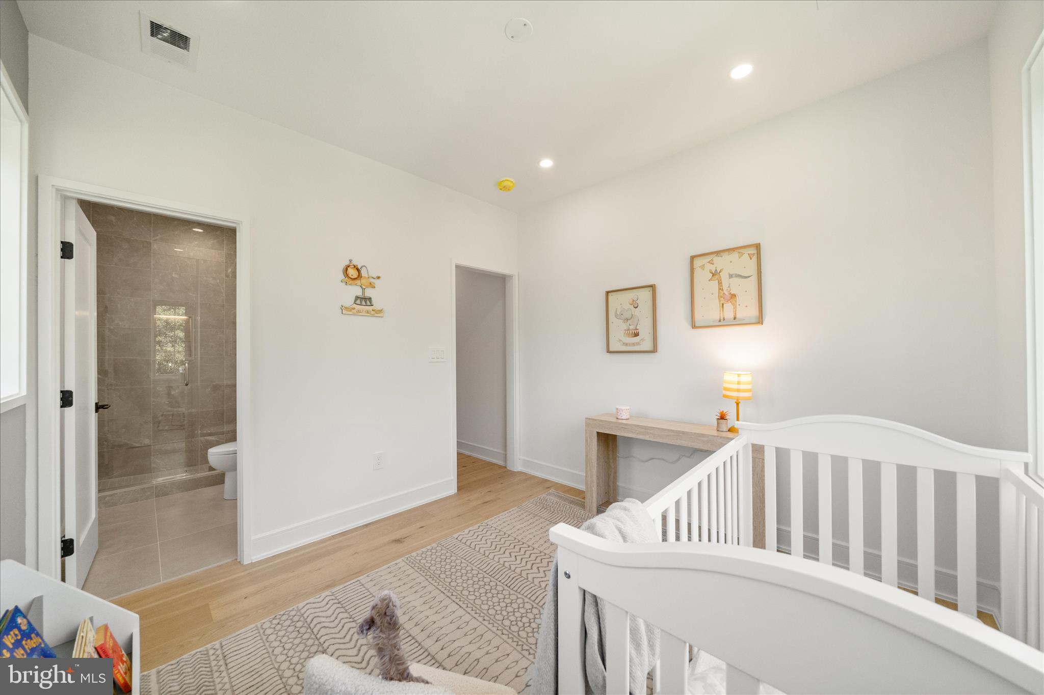 VIENNA WOODS - Residential