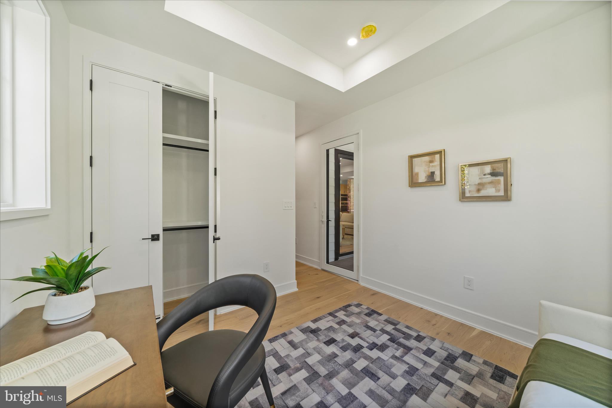 VIENNA WOODS - Residential