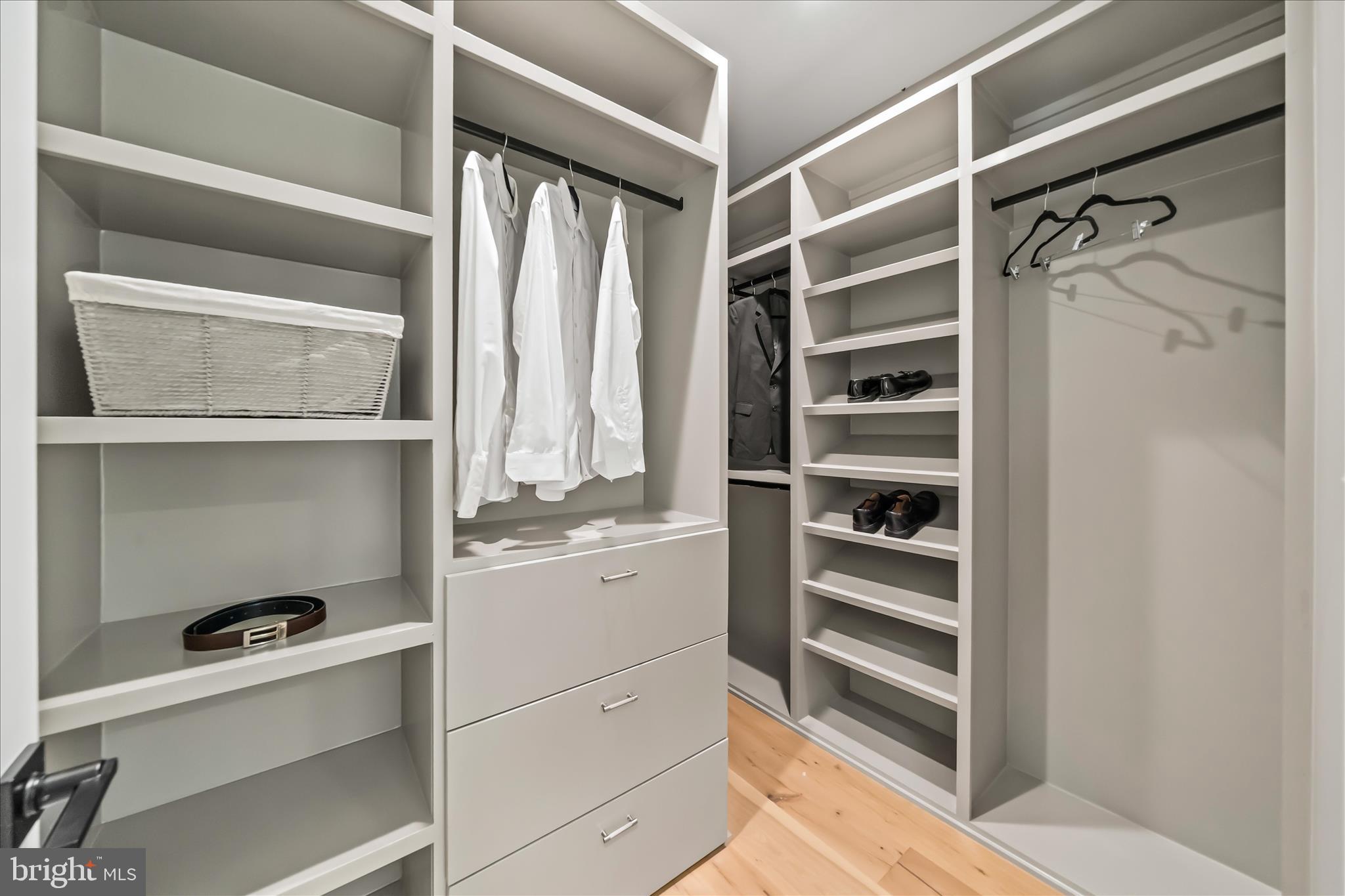 VIENNA WOODS - Residential