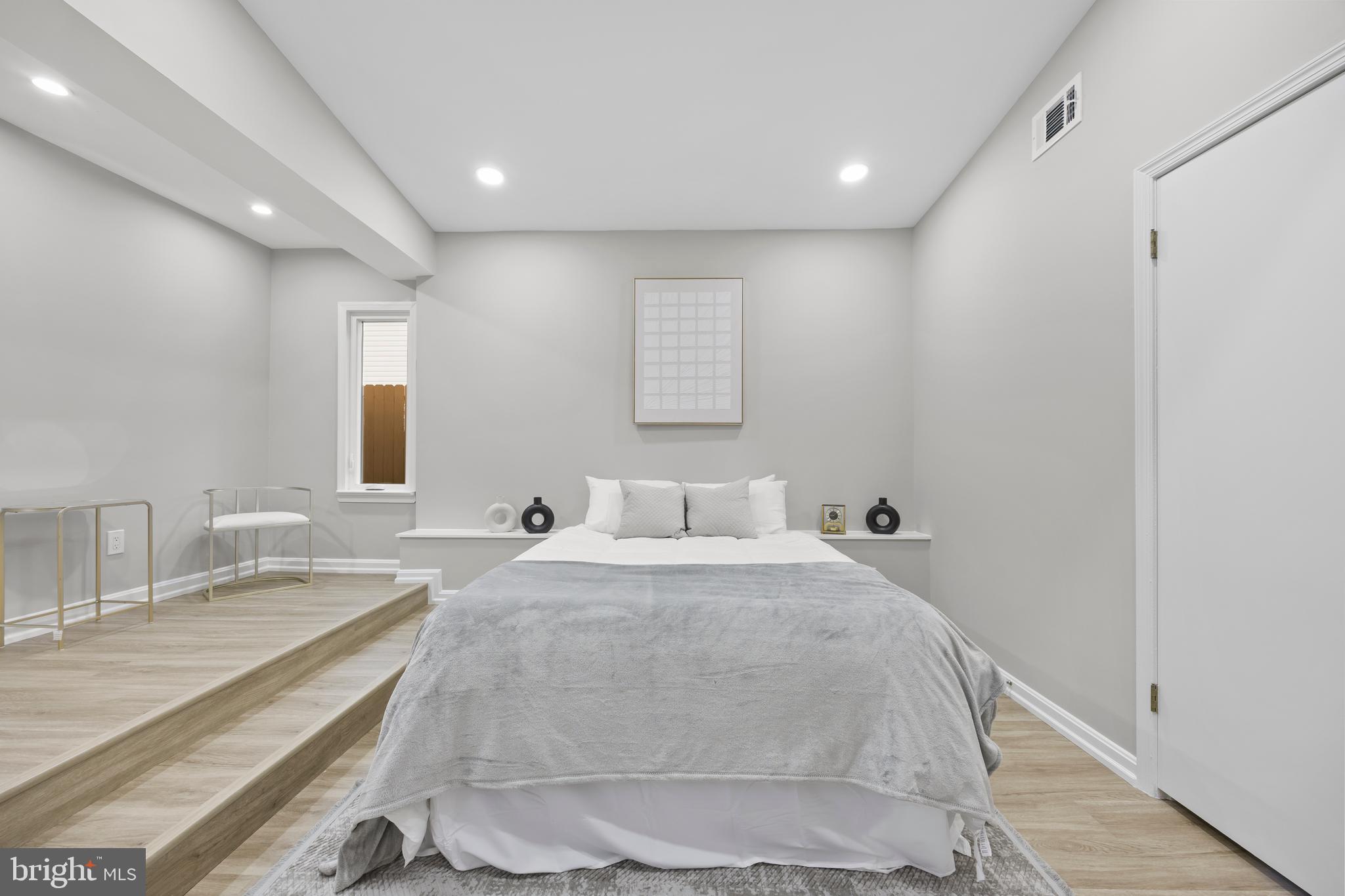 GLENMONT HILLS - Residential