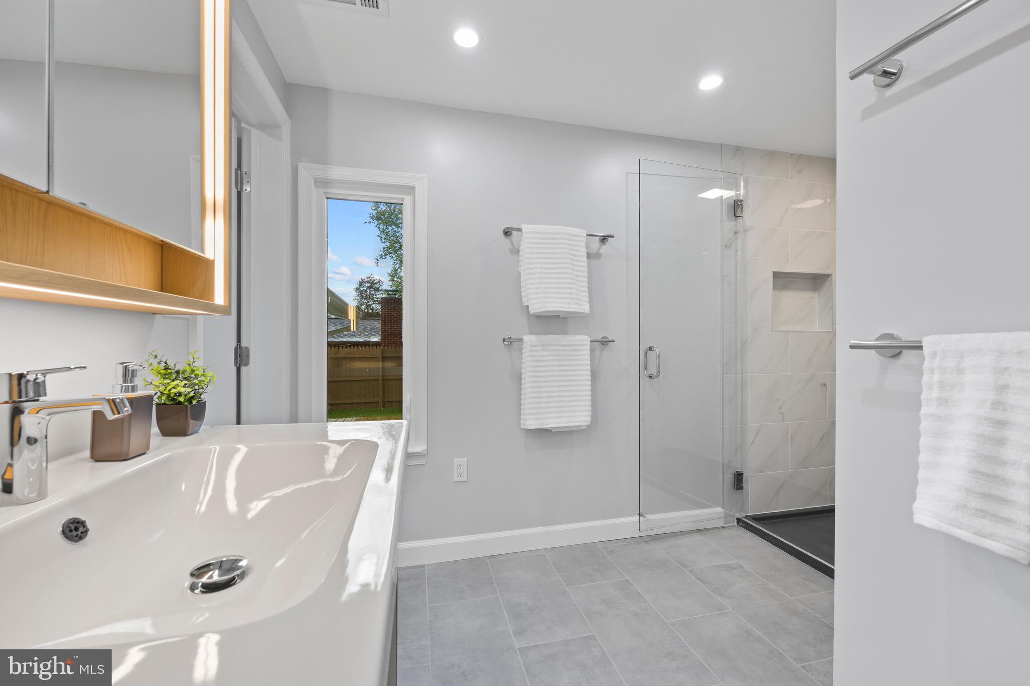 GLENMONT HILLS - Residential
