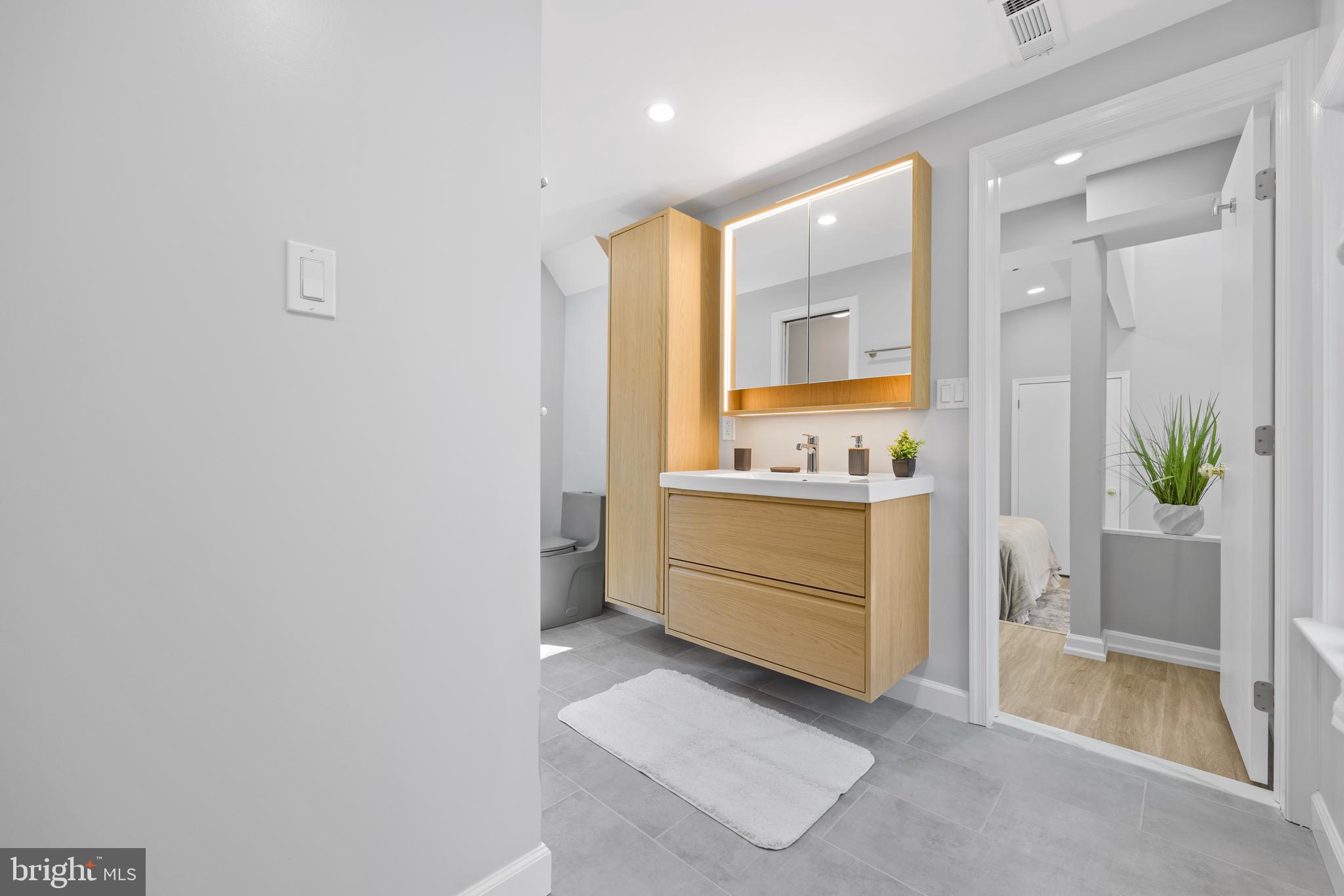 GLENMONT HILLS - Residential