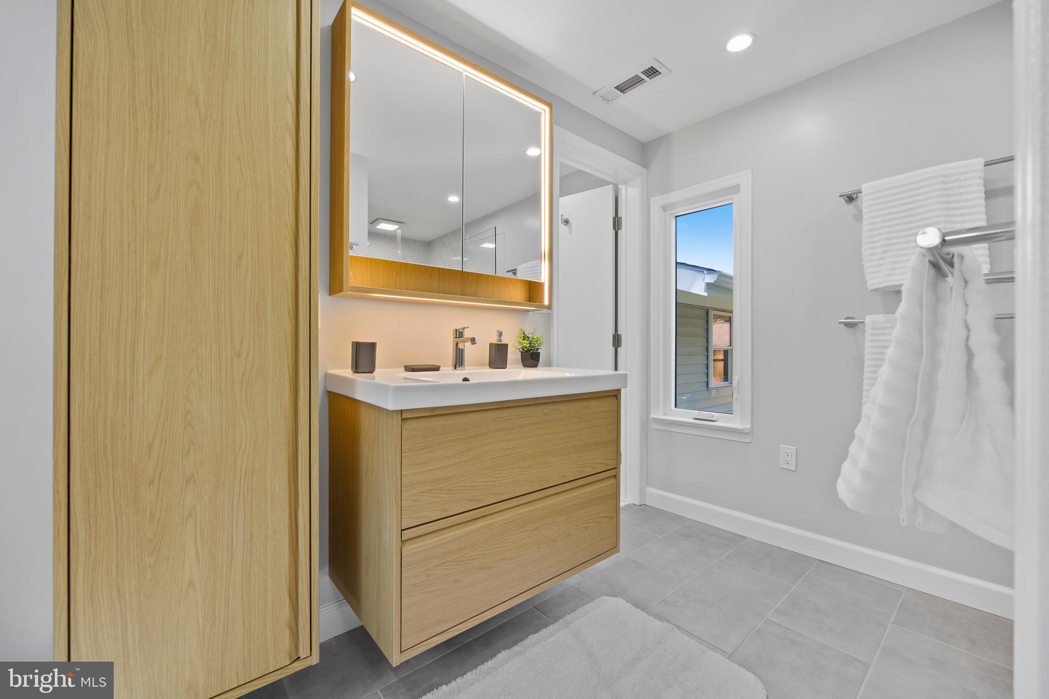 GLENMONT HILLS - Residential
