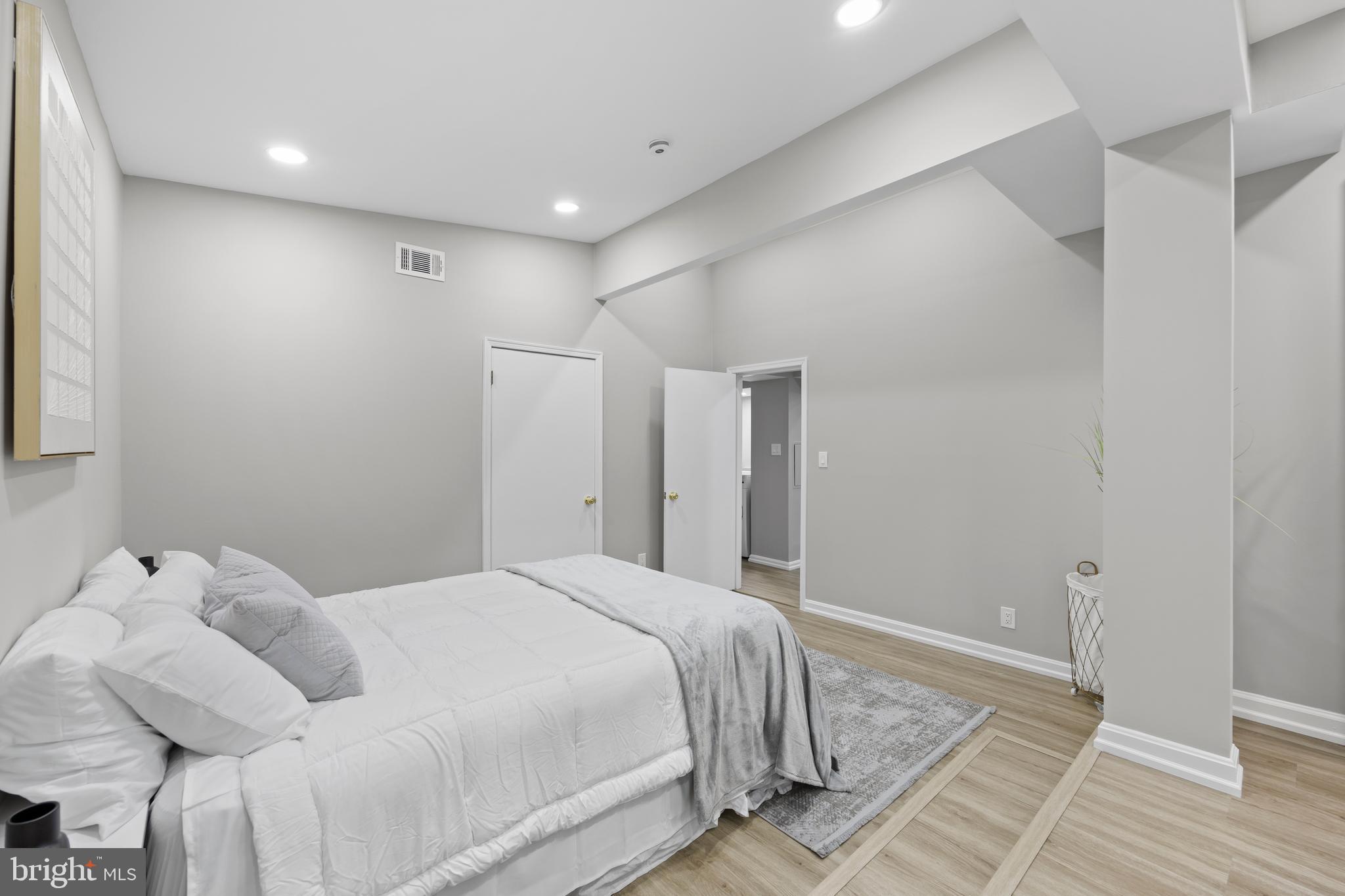GLENMONT HILLS - Residential