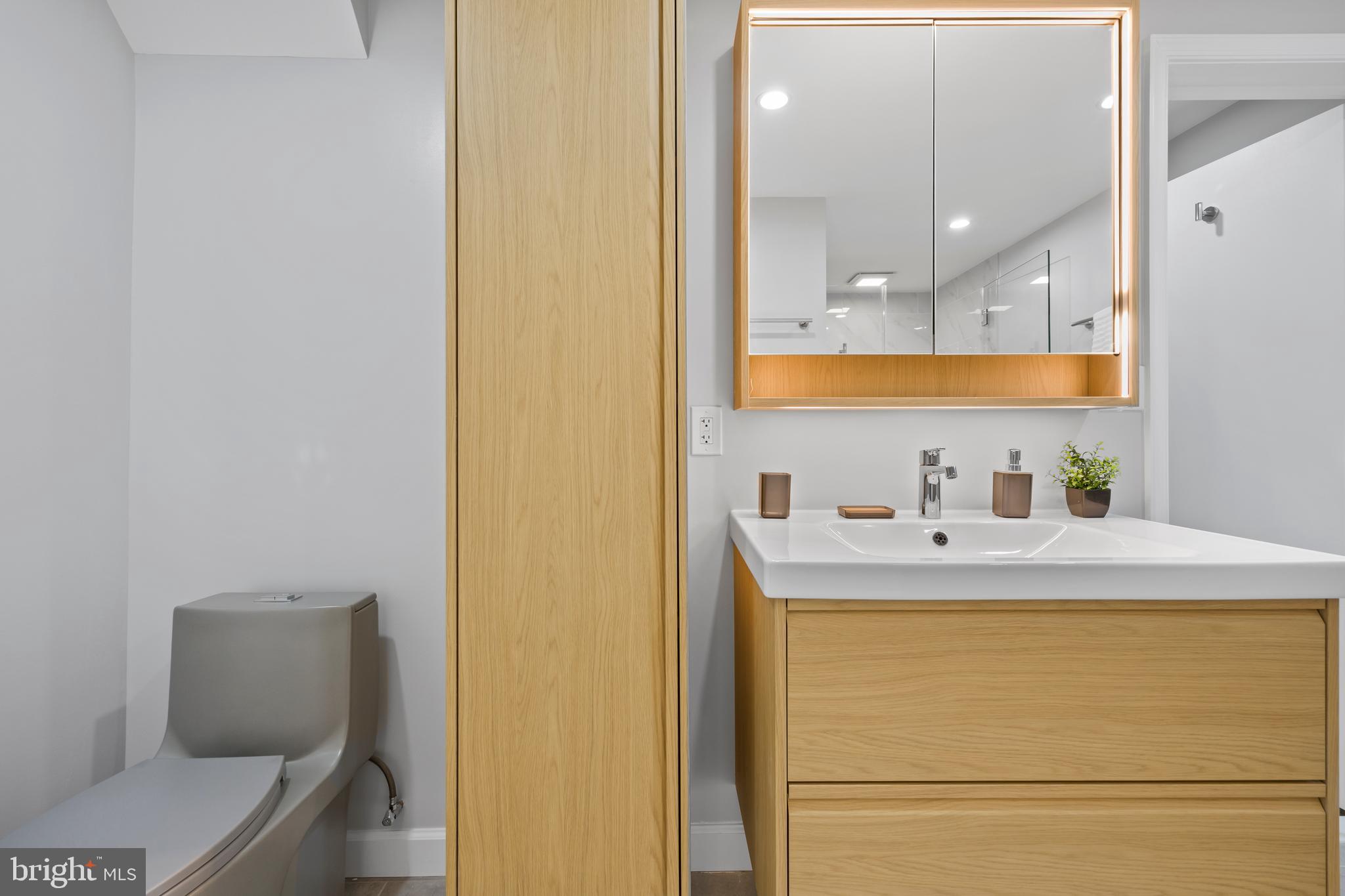 GLENMONT HILLS - Residential