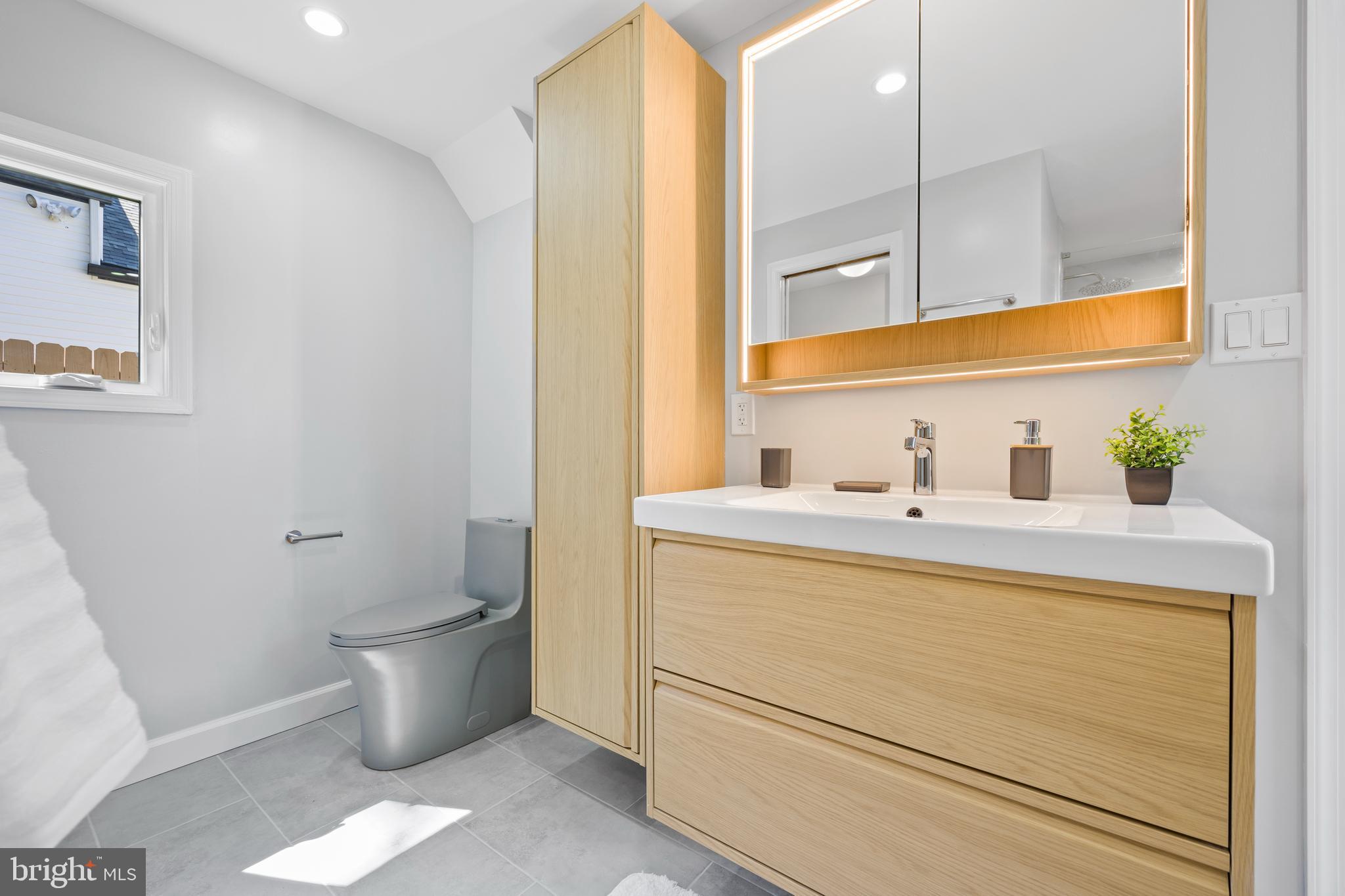 GLENMONT HILLS - Residential