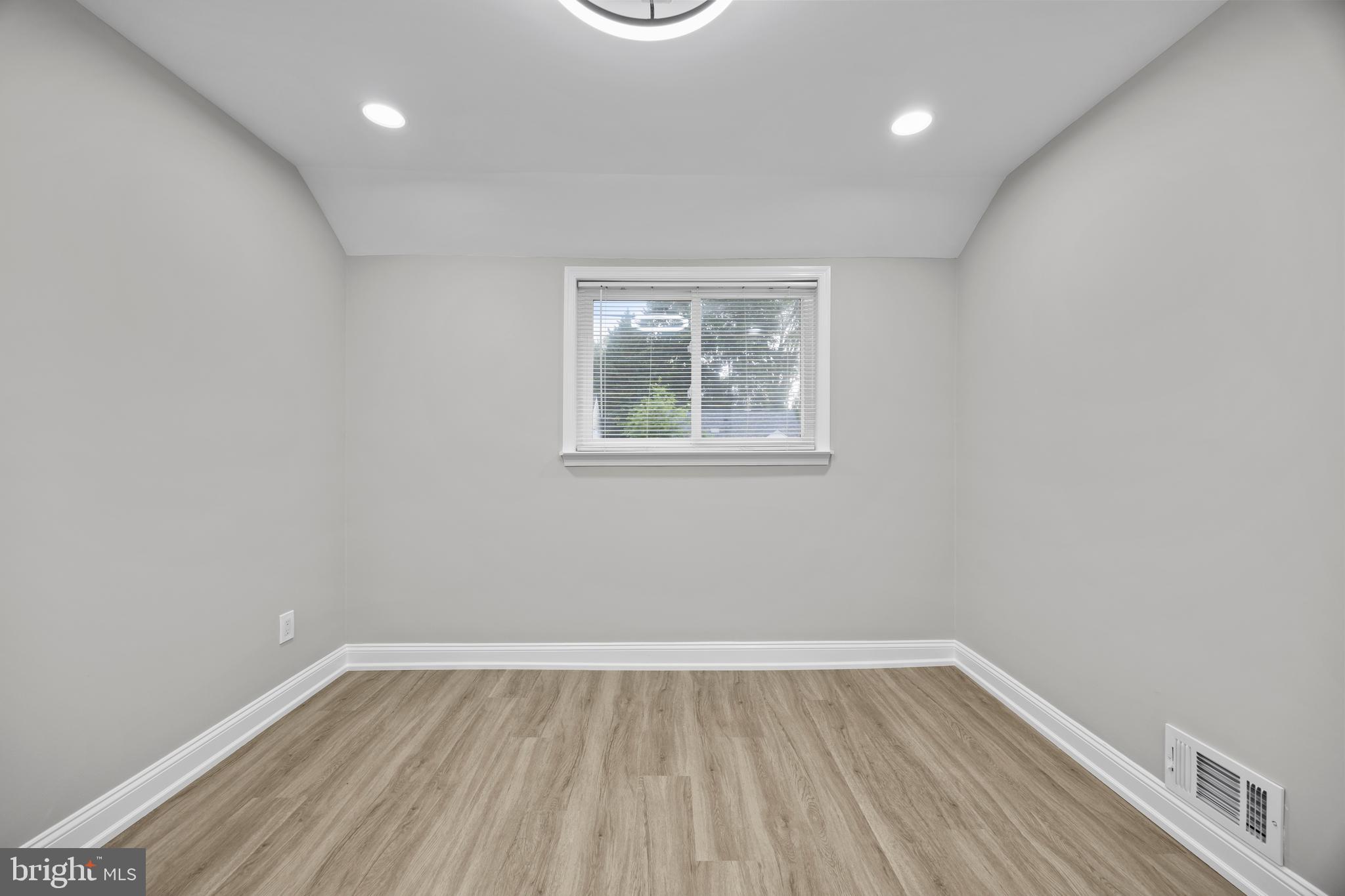 GLENMONT HILLS - Residential