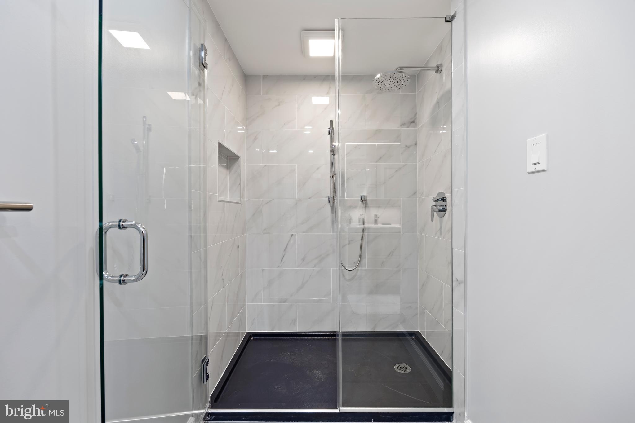 GLENMONT HILLS - Residential